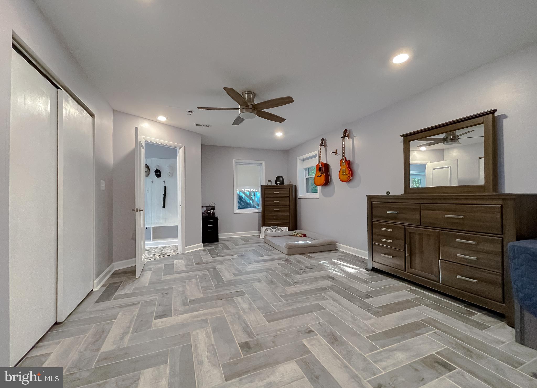 COVE LAKE - Residential