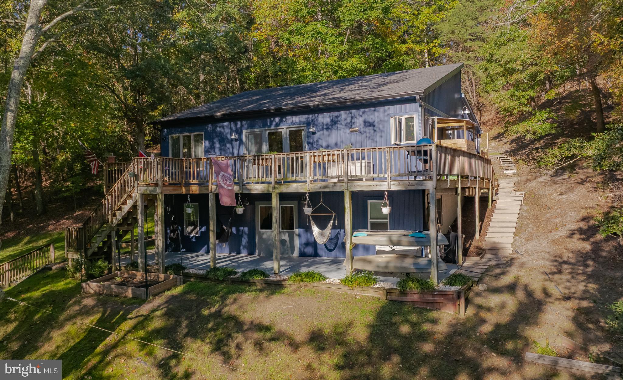 COVE LAKE - Residential