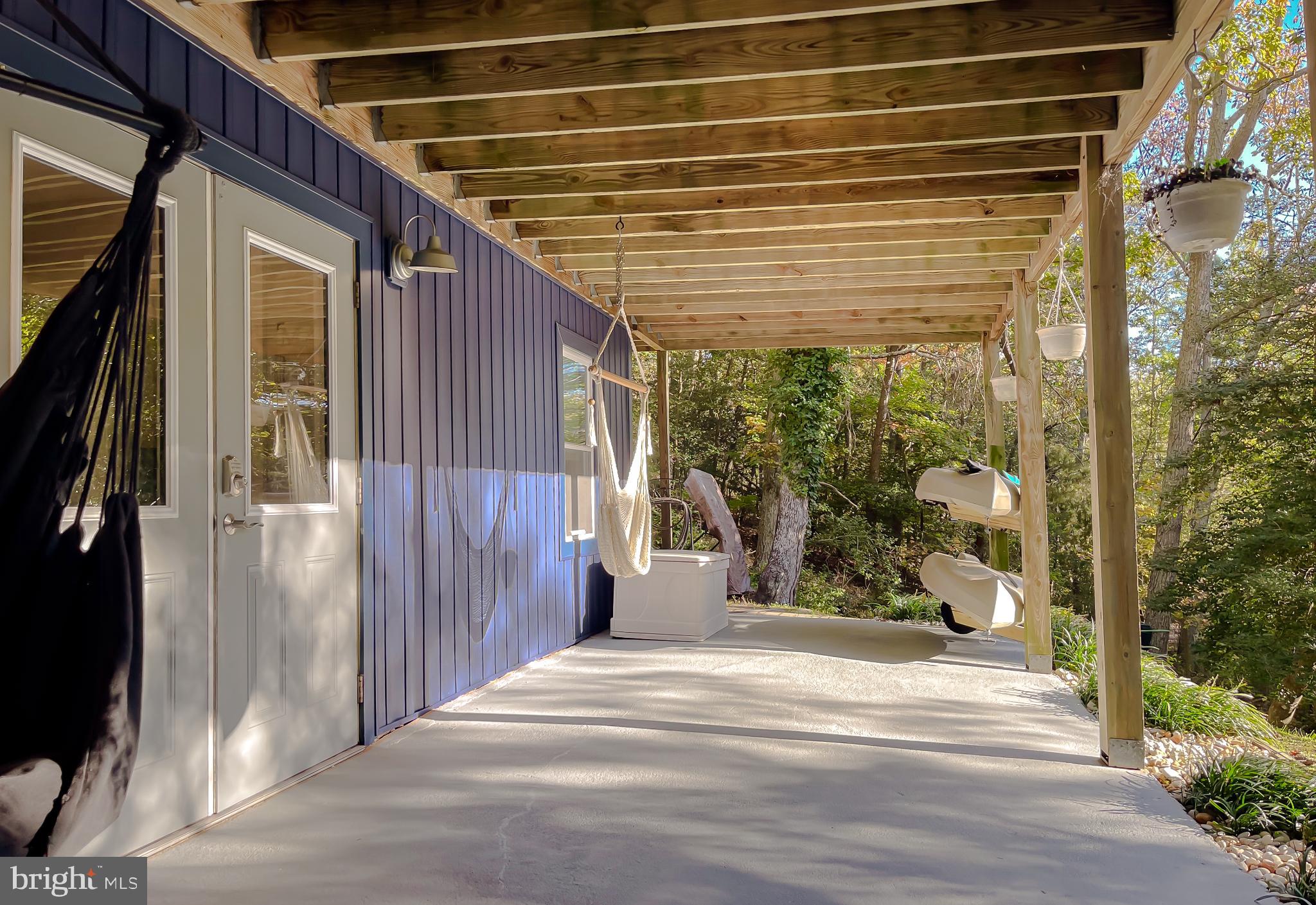 COVE LAKE - Residential