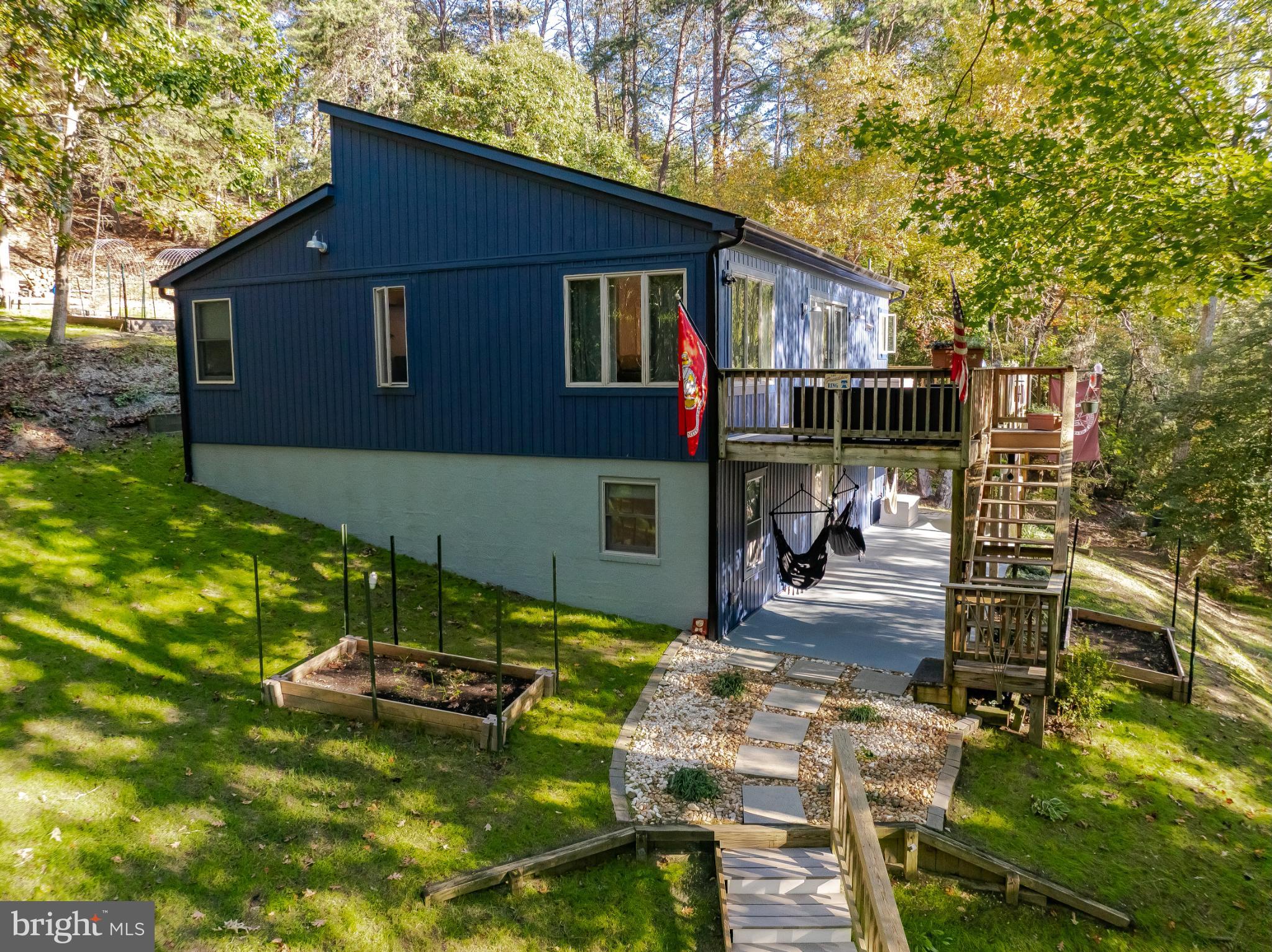 COVE LAKE - Residential