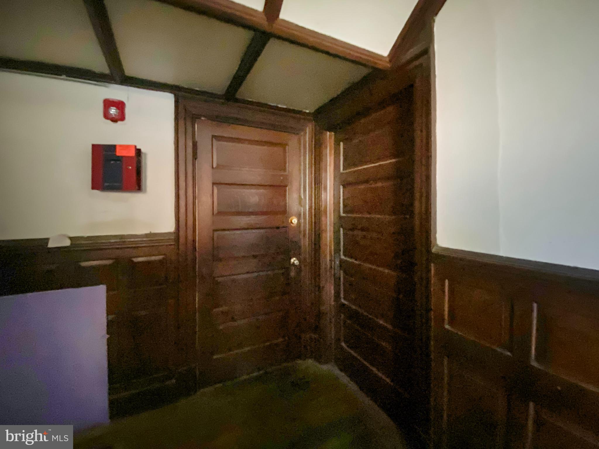 GERMANTOWN (WEST) - Commercial Sale