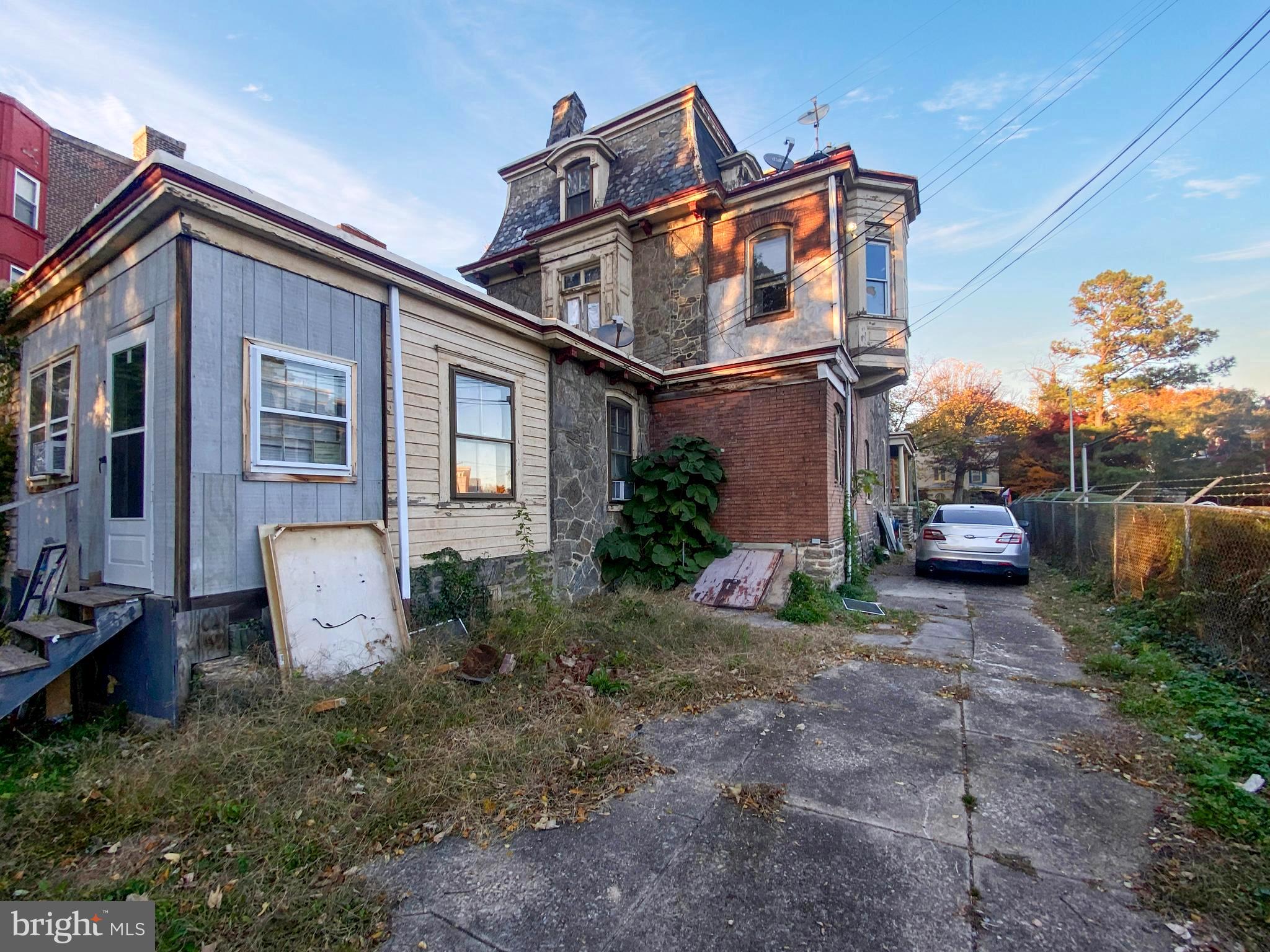 GERMANTOWN (WEST) - Commercial Sale