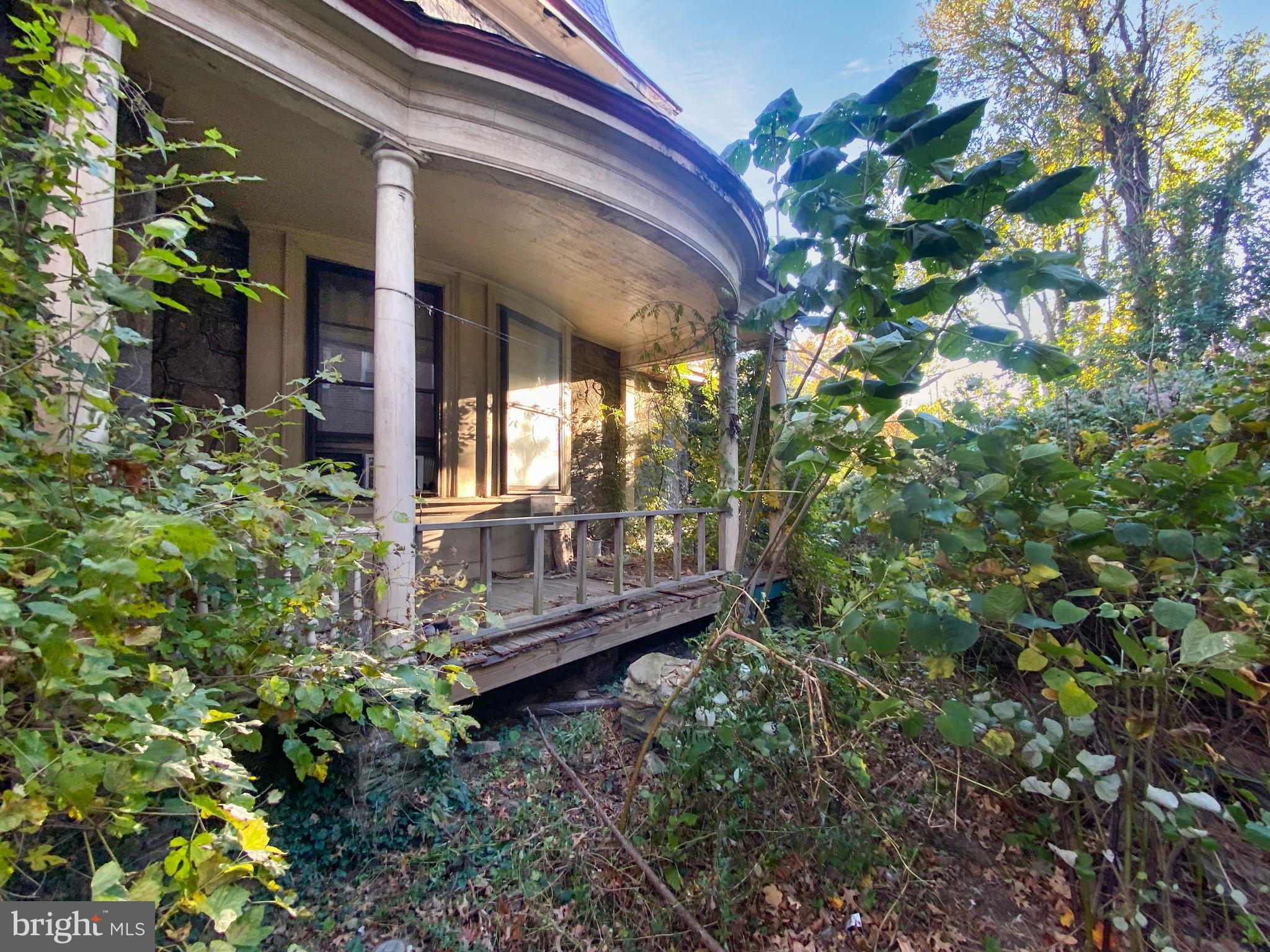 GERMANTOWN (WEST) - Commercial Sale