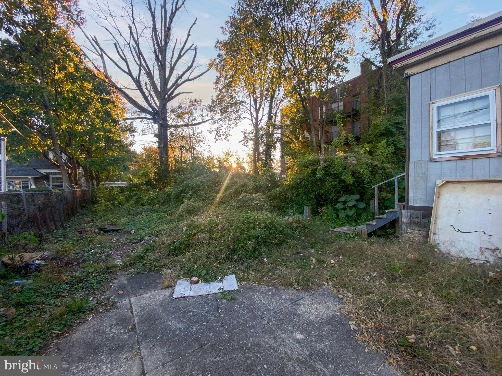 GERMANTOWN (WEST) - Commercial Sale