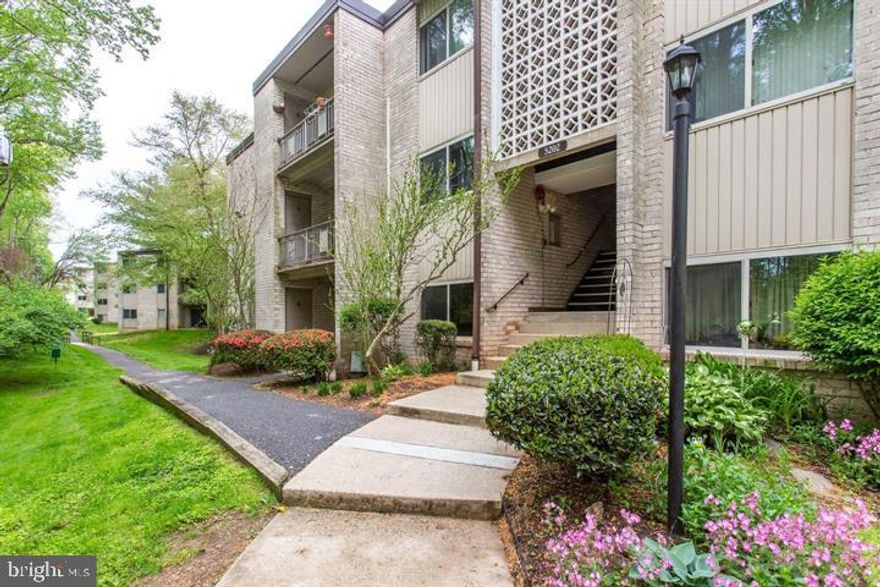 1BR/1BA condo in Bethesda Park. Balcony overlooks wooded area. Carpet, spacious bedroom with two closets. Newer Kitchen with Granite counter tops and light filled room. Electric, heat, gas, A/C, & water included in rent. Community has swimming pool and tennis. Application and move in fee . $50 Application fee and to be filled out at https://apply.link/3pNLVYa