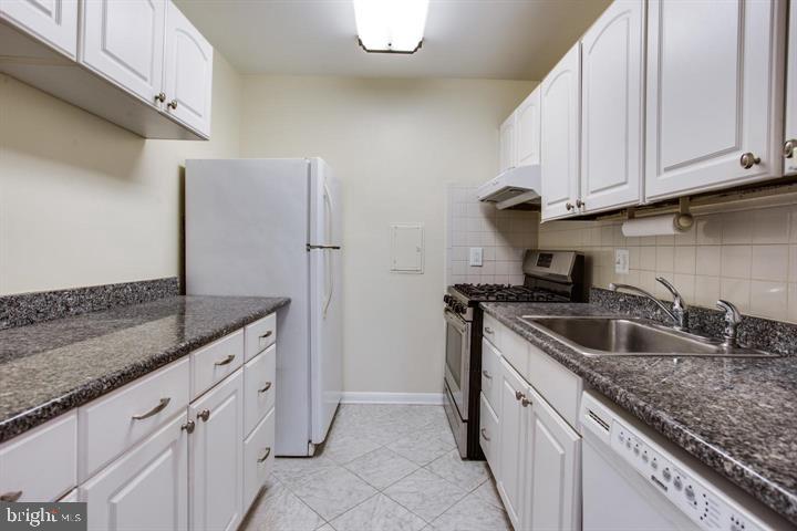 BETHESDA PARK - Residential Lease