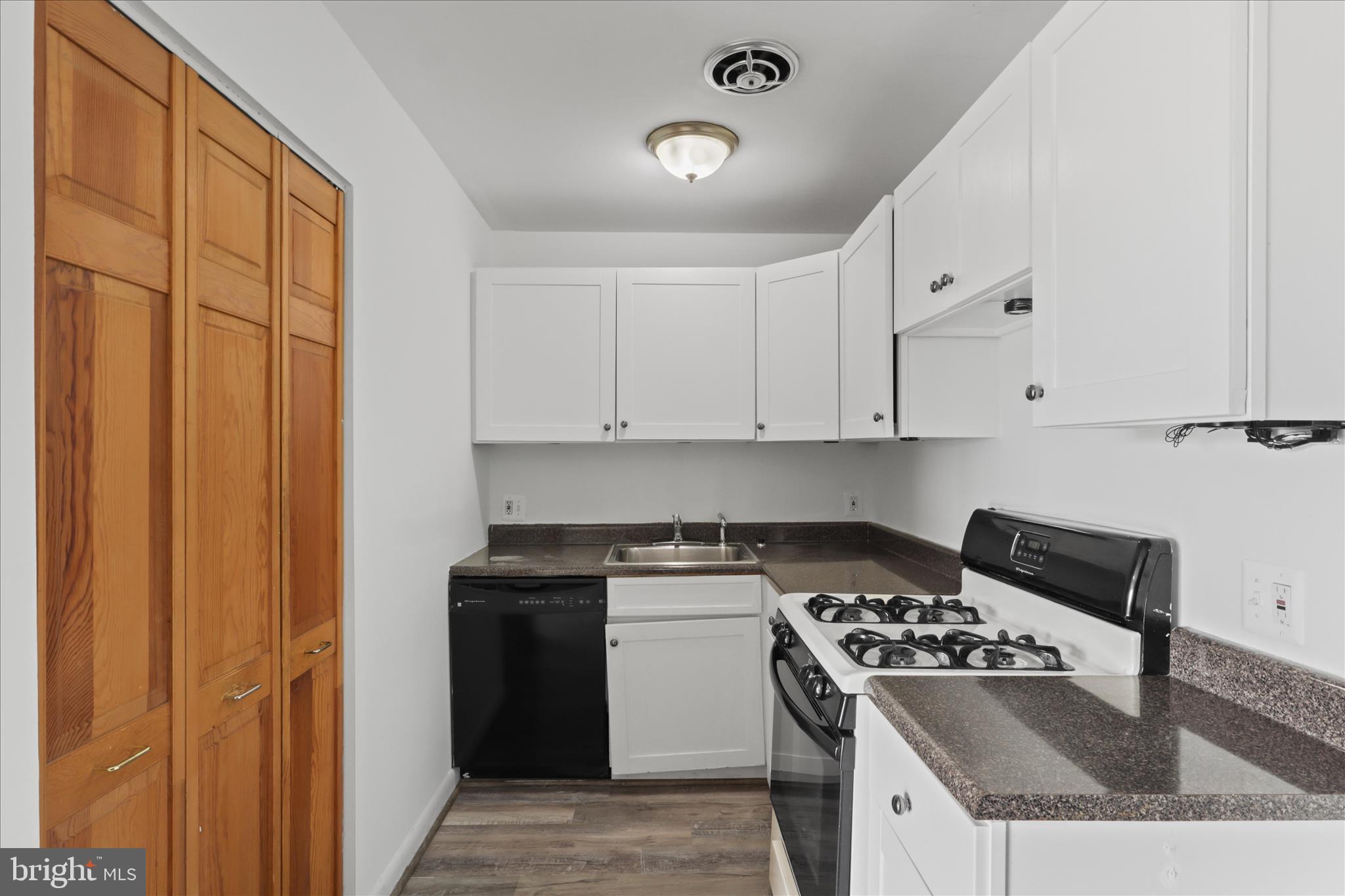 PARK TERRACE - Residential Lease