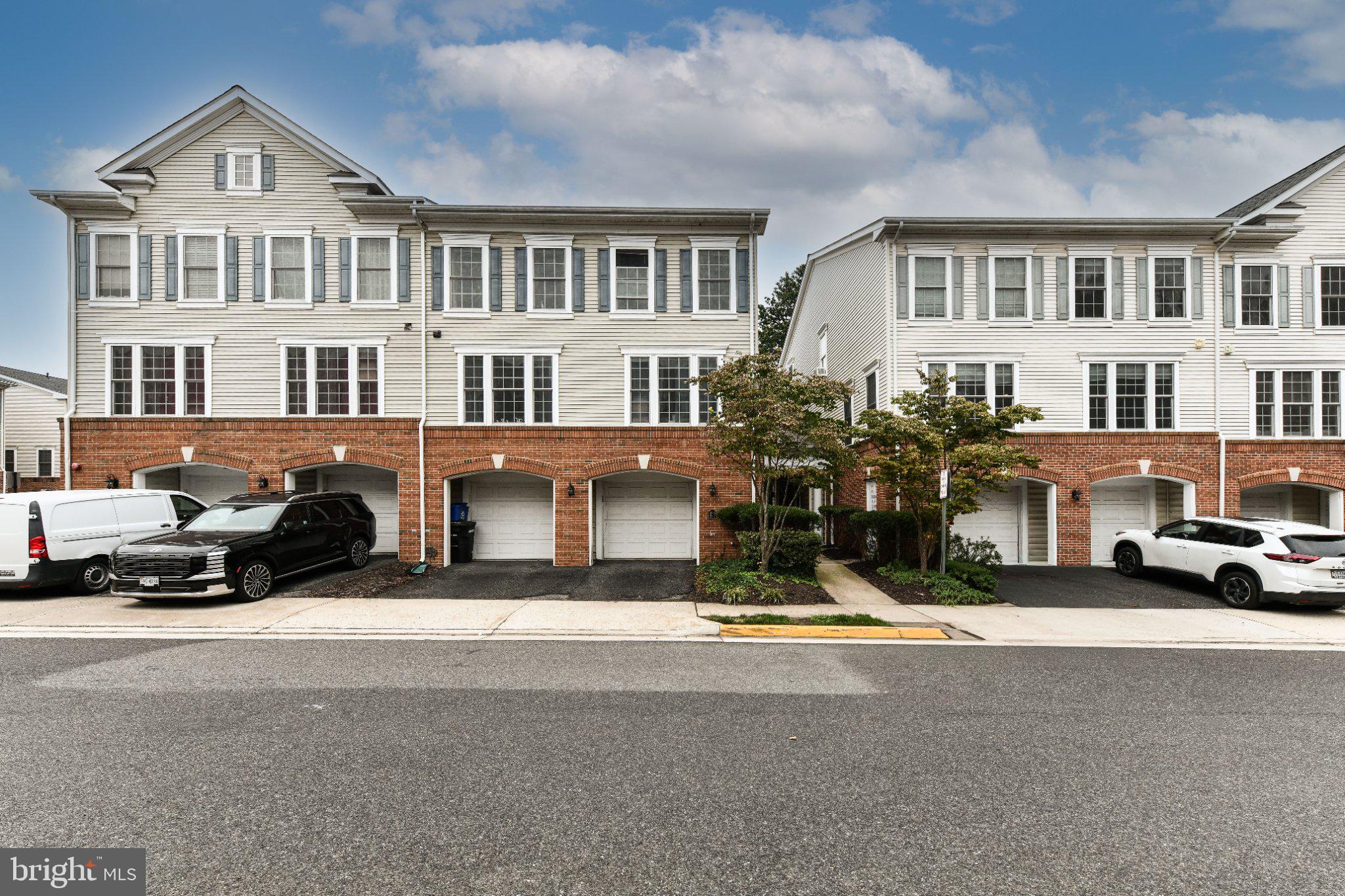 3545 HUNTLEY MANOR LANE