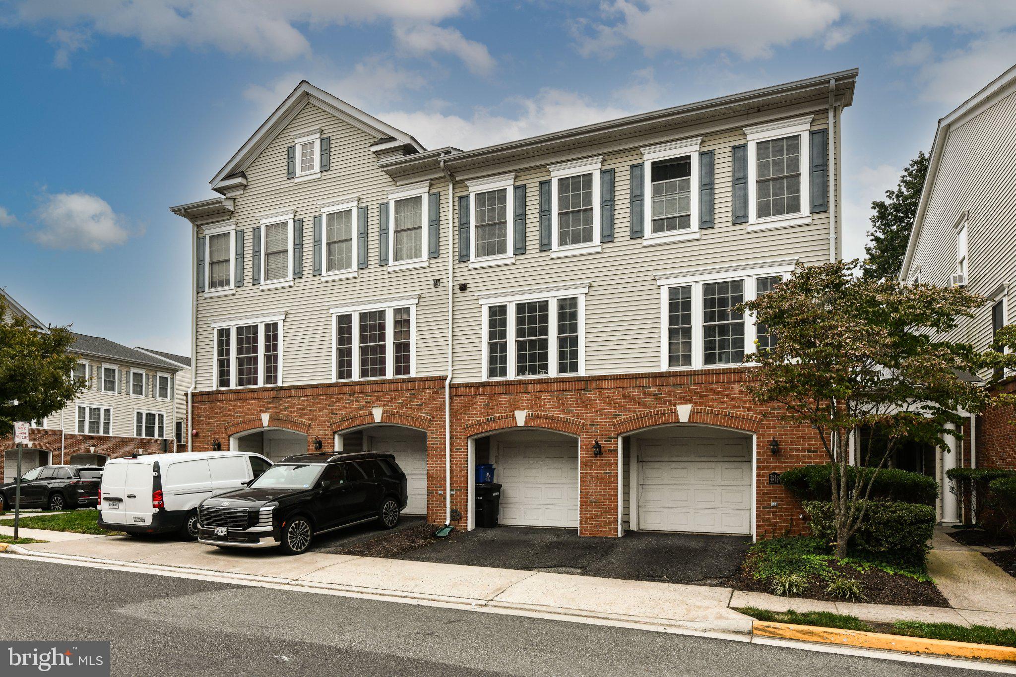 3545 HUNTLEY MANOR LANE