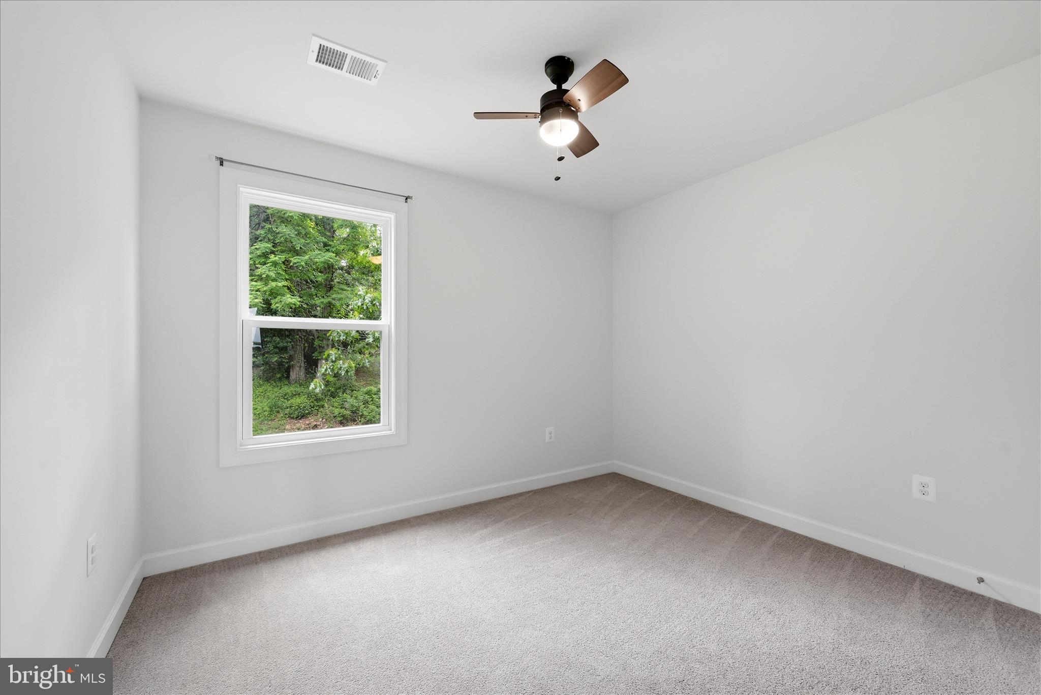 LAKE HOLIDAY ESTATES - Residential