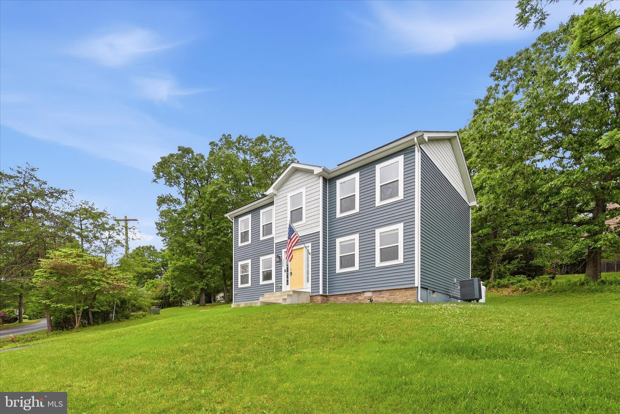 LAKE HOLIDAY ESTATES - Residential