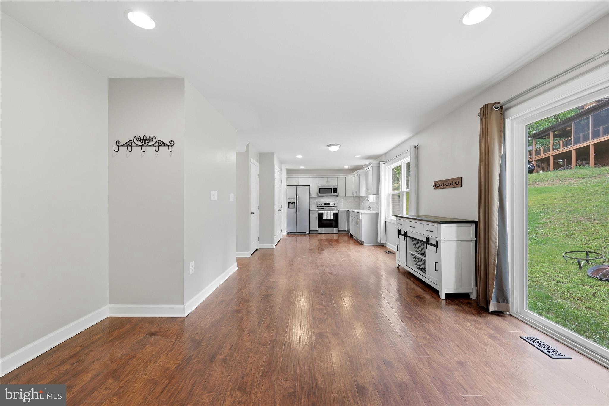 LAKE HOLIDAY ESTATES - Residential