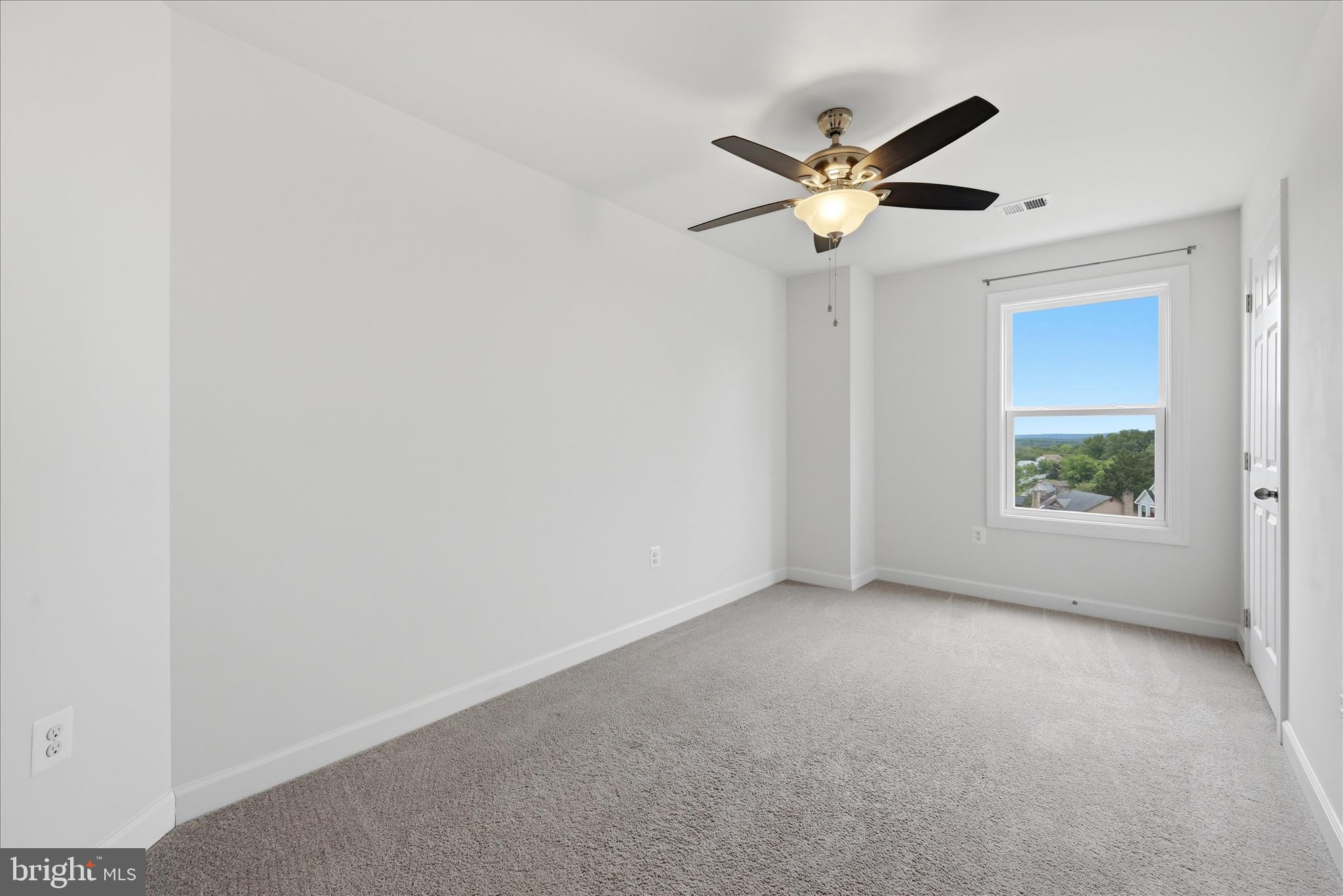 LAKE HOLIDAY ESTATES - Residential