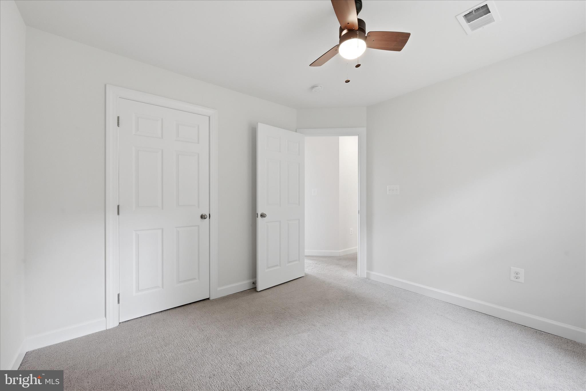 LAKE HOLIDAY ESTATES - Residential
