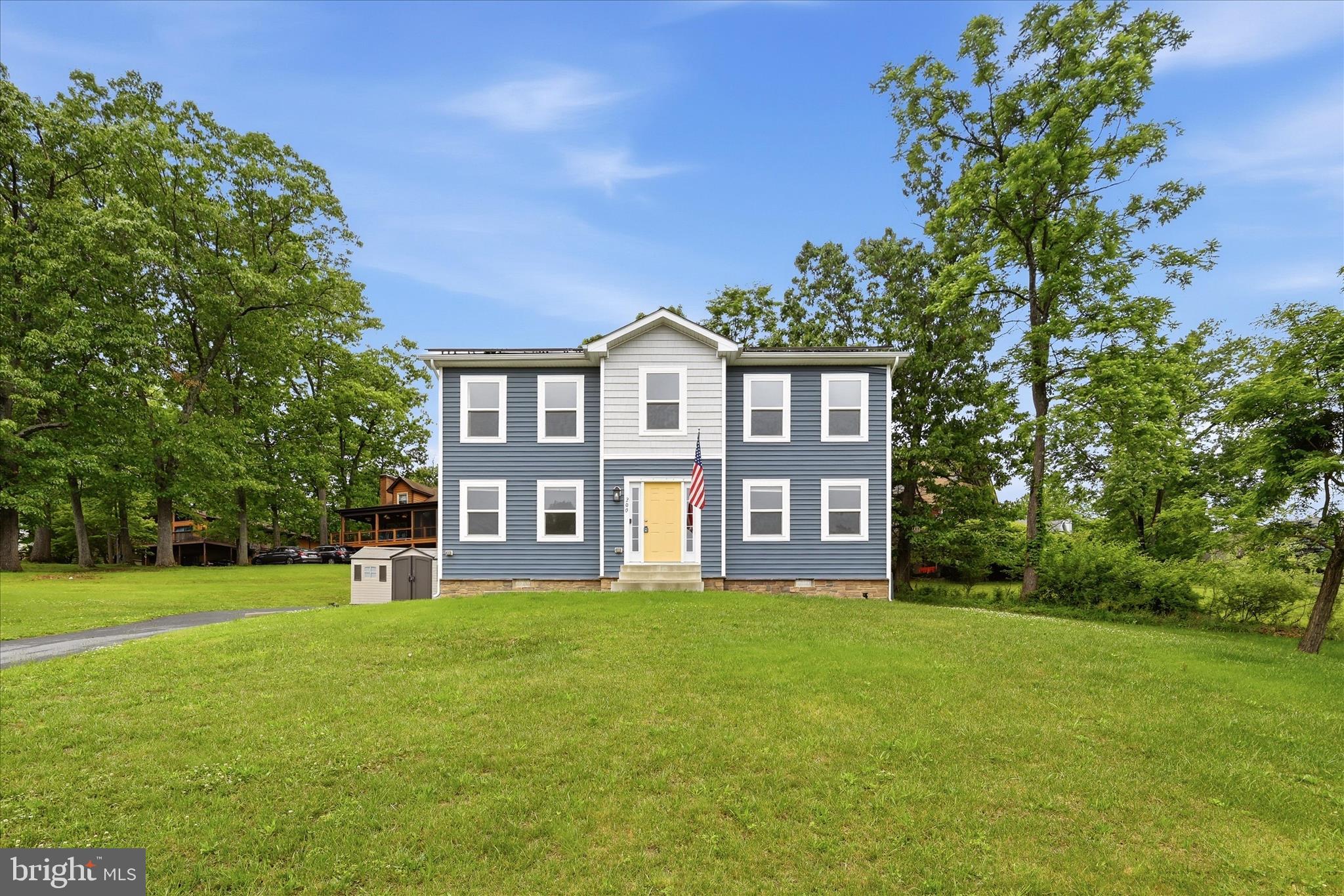 LAKE HOLIDAY ESTATES - Residential
