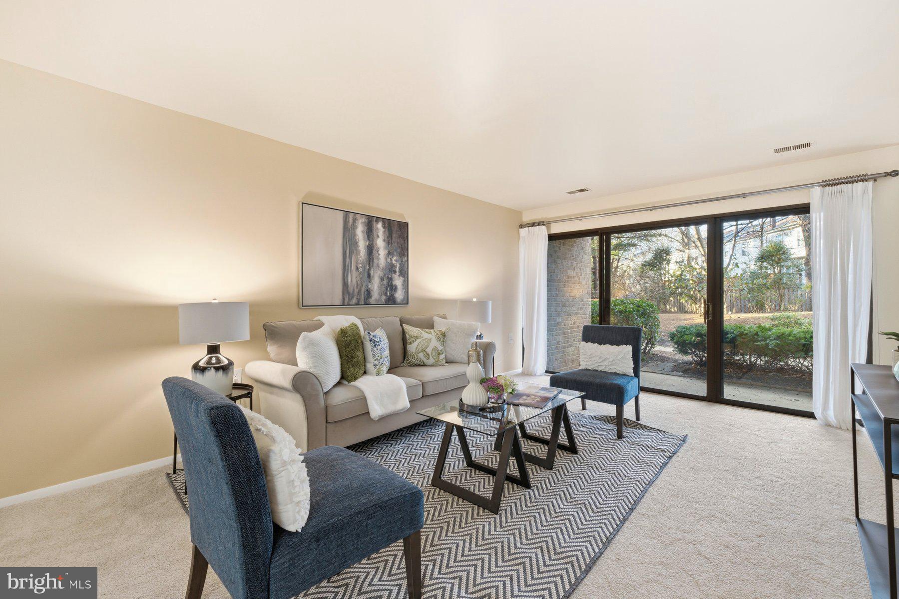 HYDE PARK - Residential