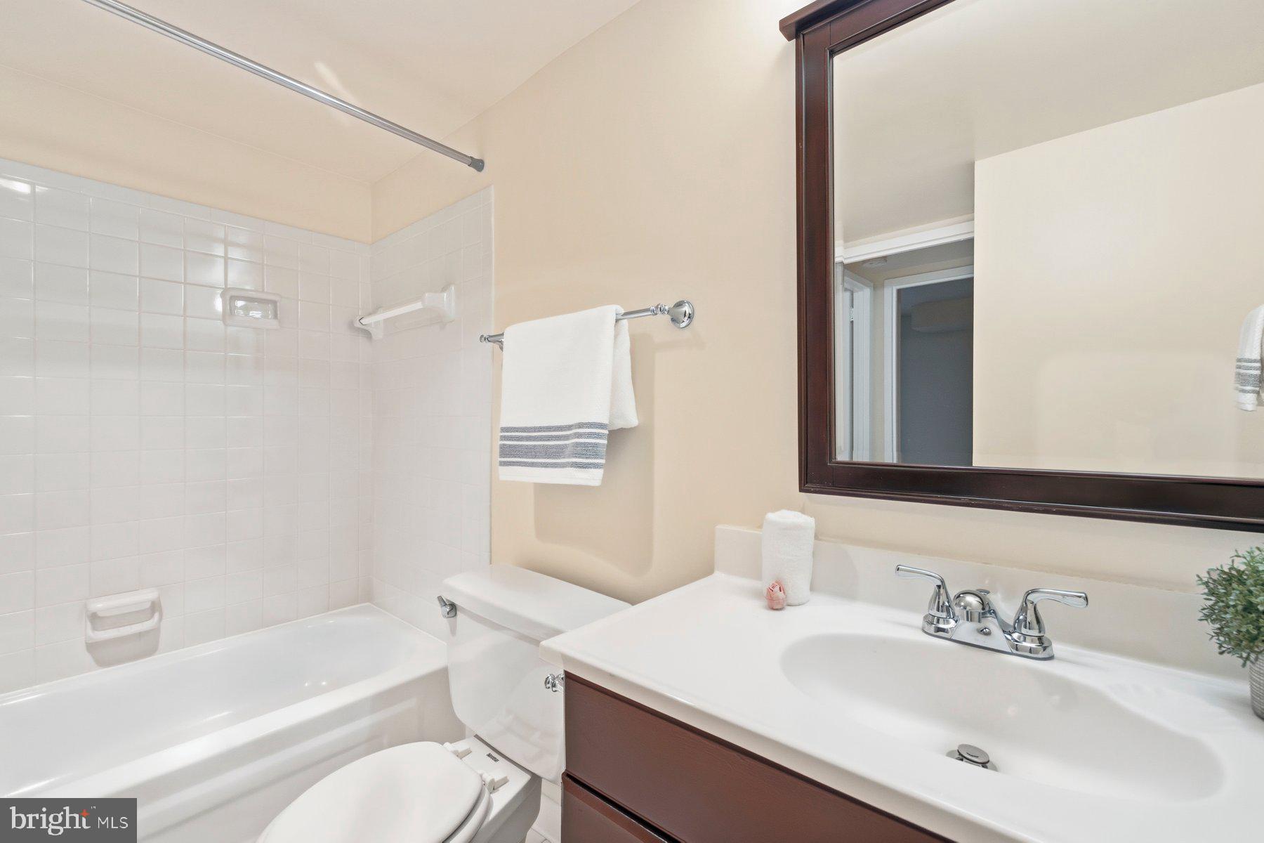 HYDE PARK - Residential