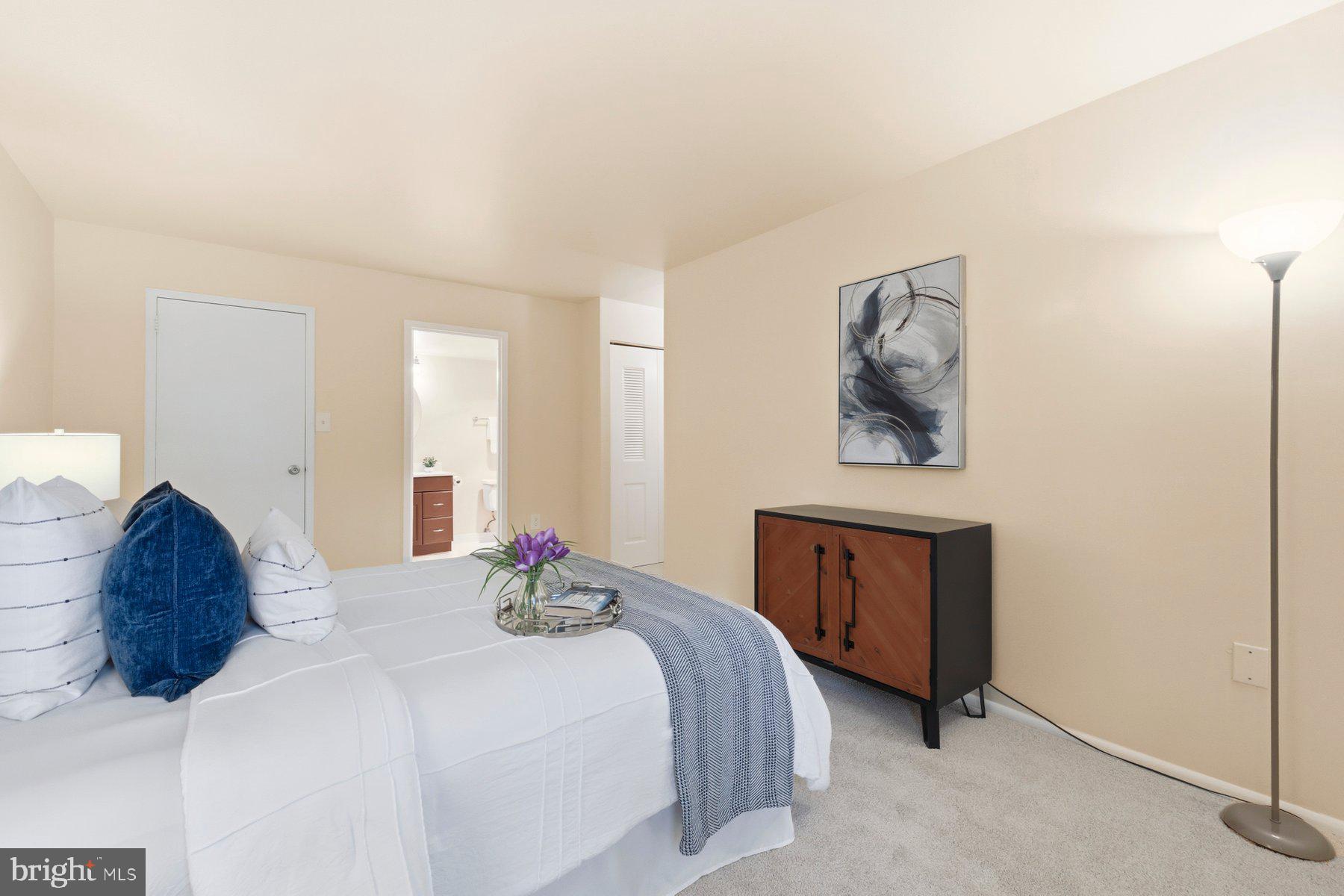 HYDE PARK - Residential