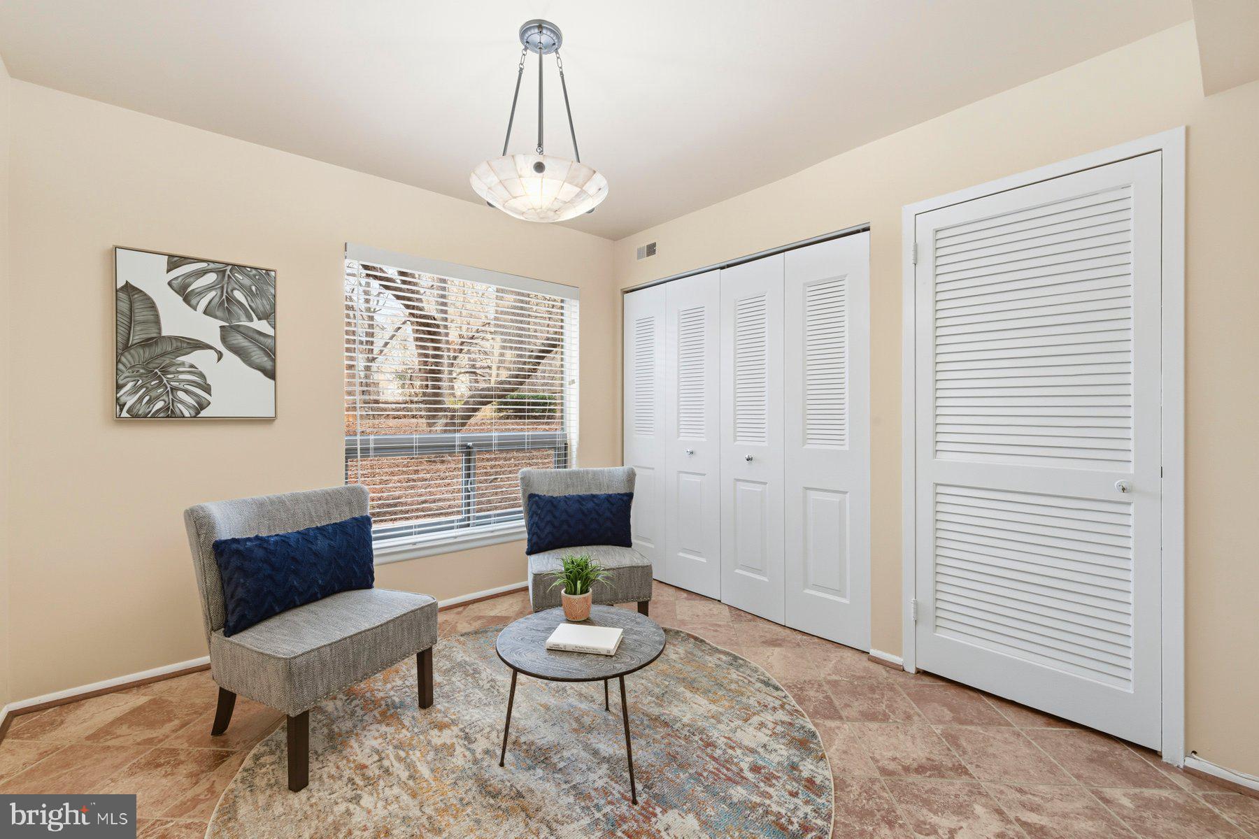 HYDE PARK - Residential