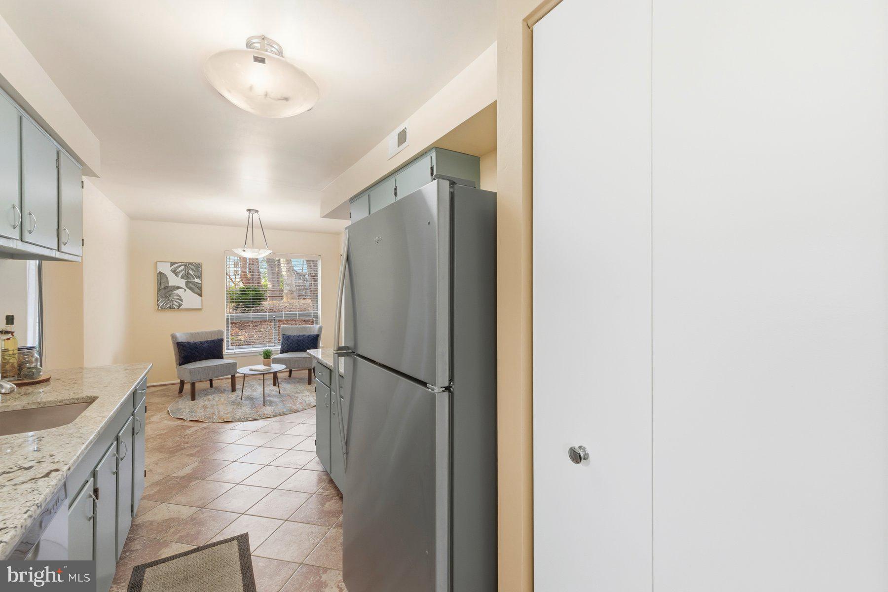 HYDE PARK - Residential