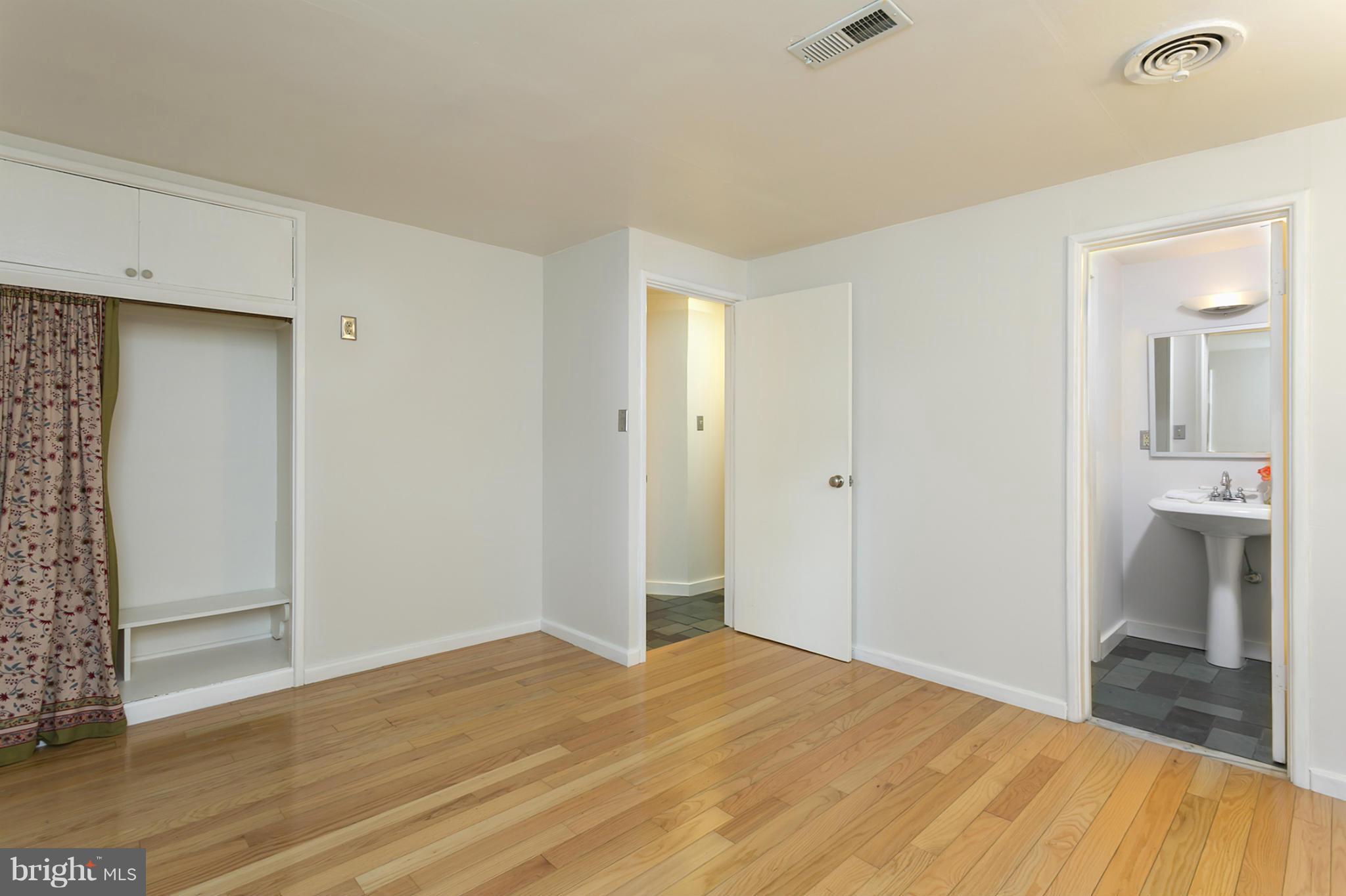 CLOVERLEA - Residential