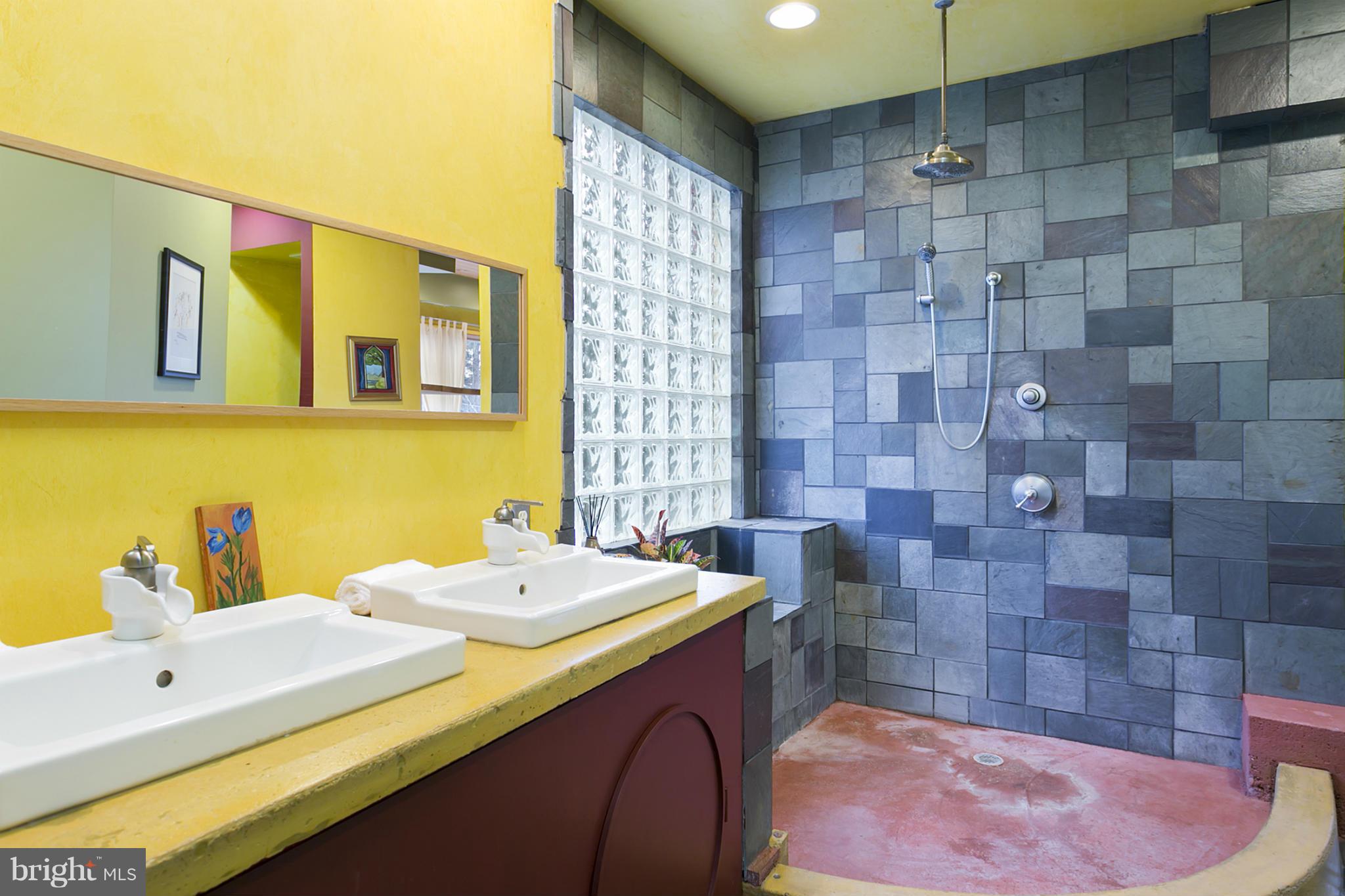 CLOVERLEA - Residential