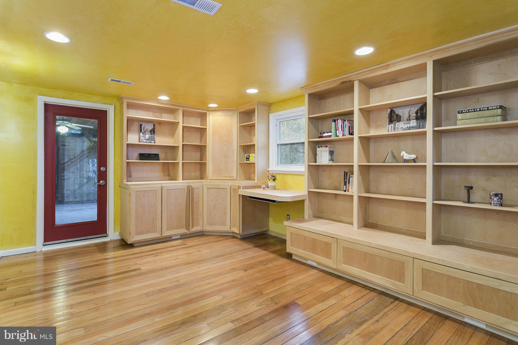 CLOVERLEA - Residential