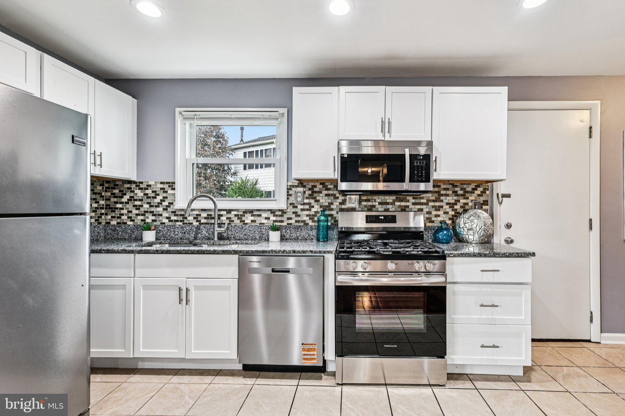 5814 LARPIN LANE