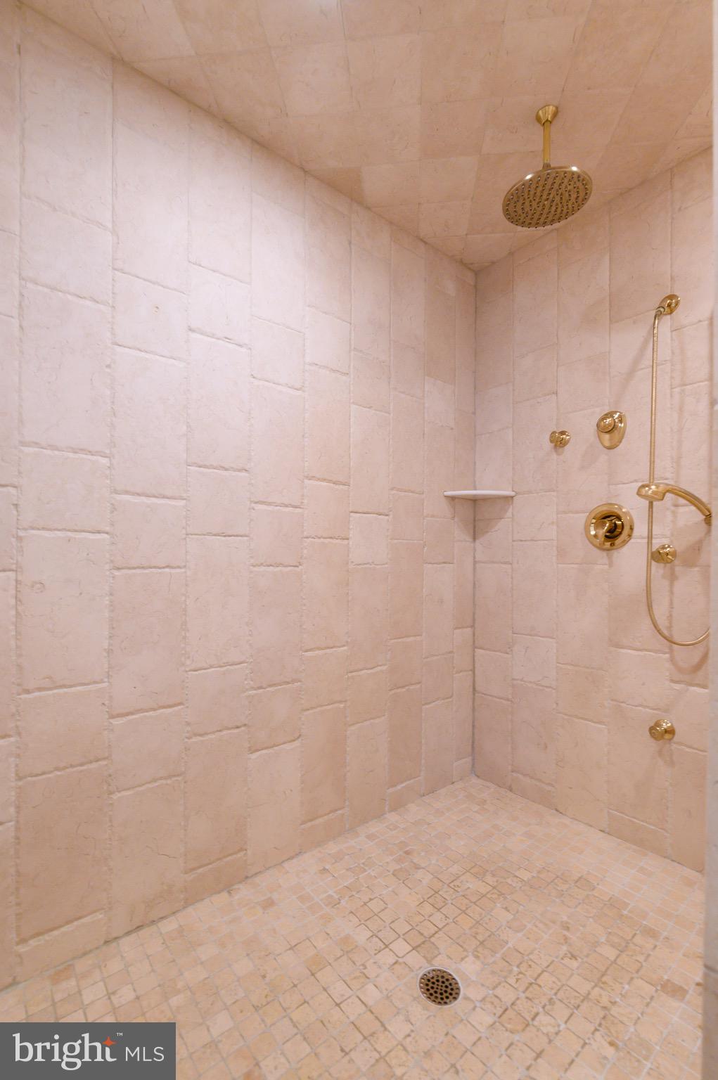 SUGARPOINTE - Residential