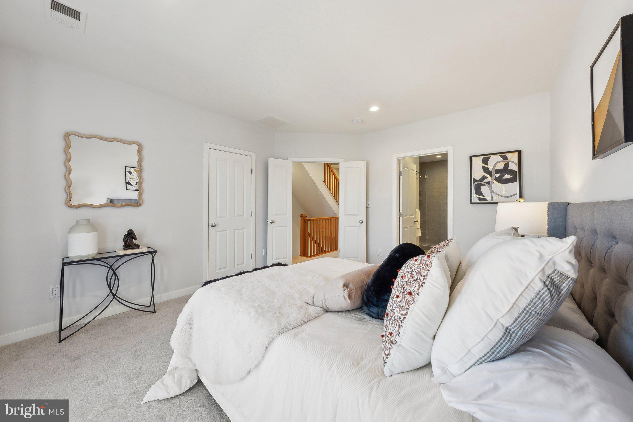 CLARENDON PARK - Residential