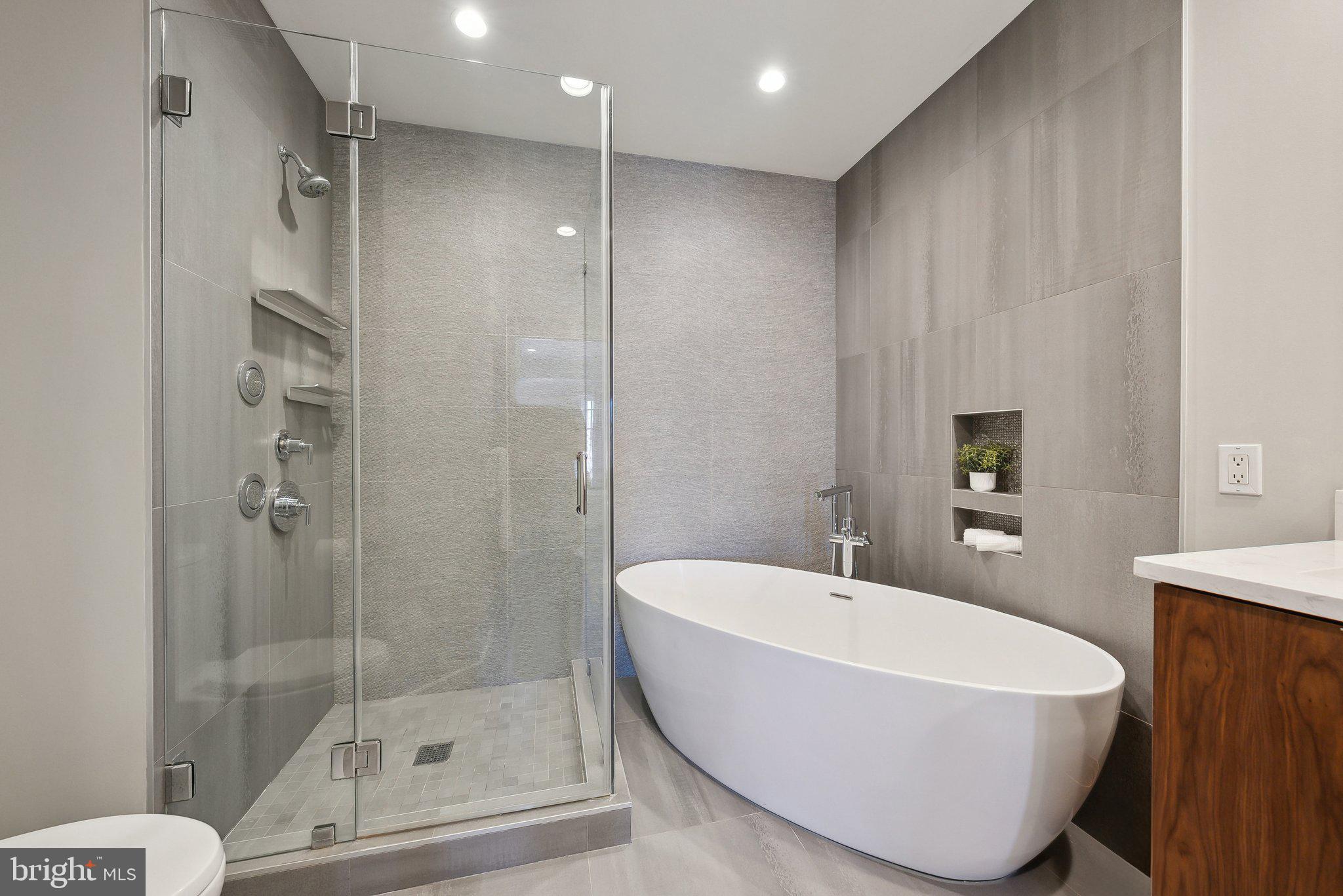 CLARENDON PARK - Residential
