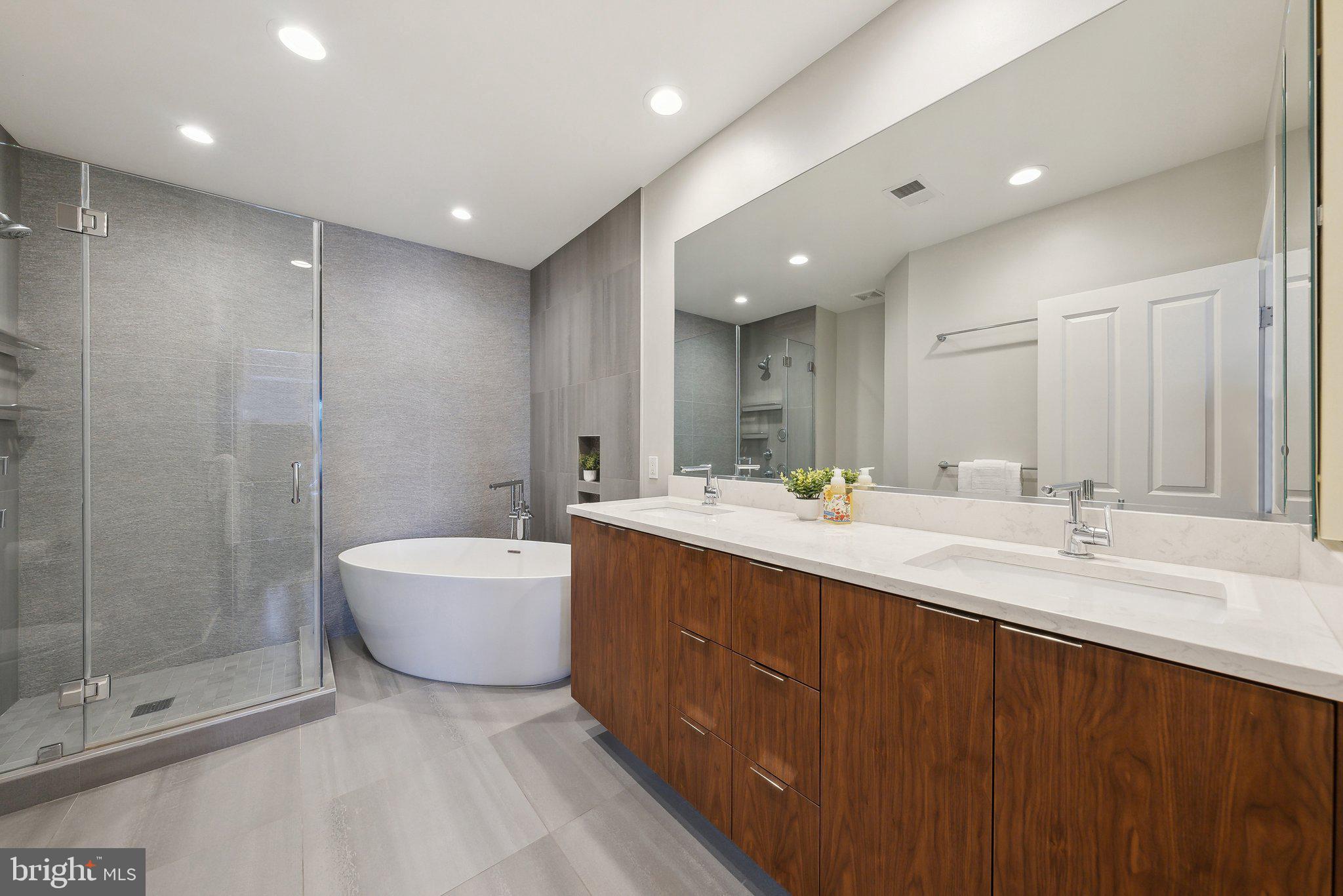 CLARENDON PARK - Residential
