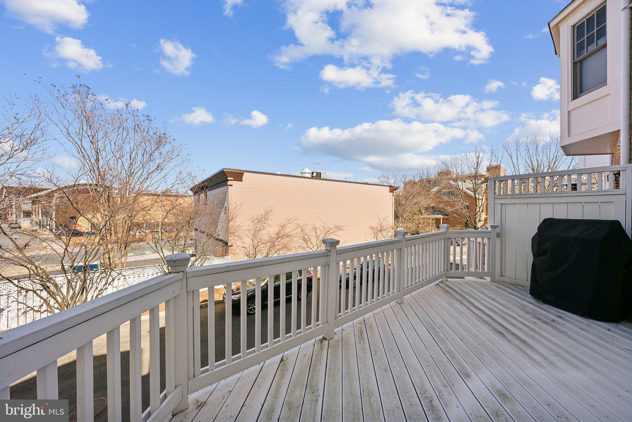 CLARENDON PARK - Residential