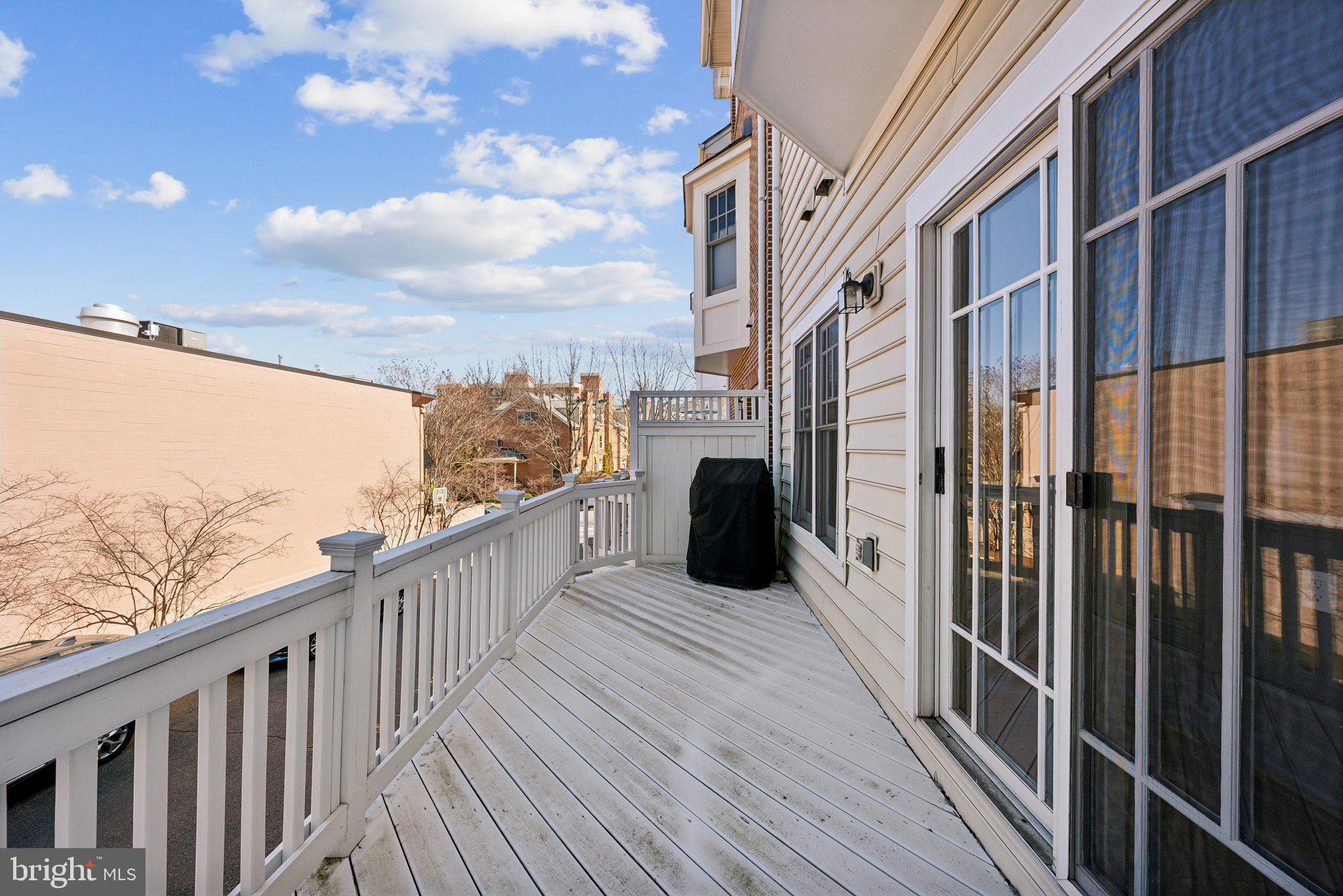 CLARENDON PARK - Residential