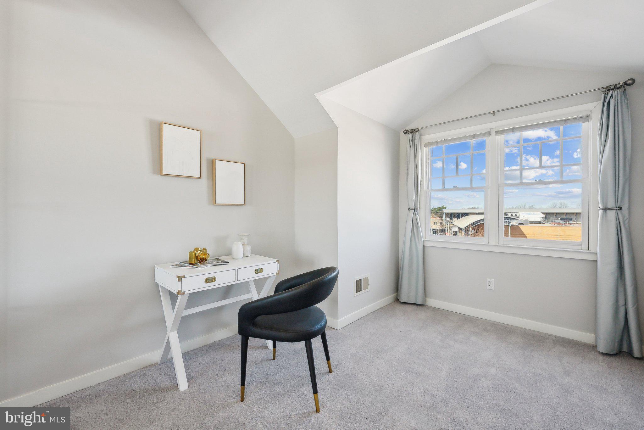 CLARENDON PARK - Residential