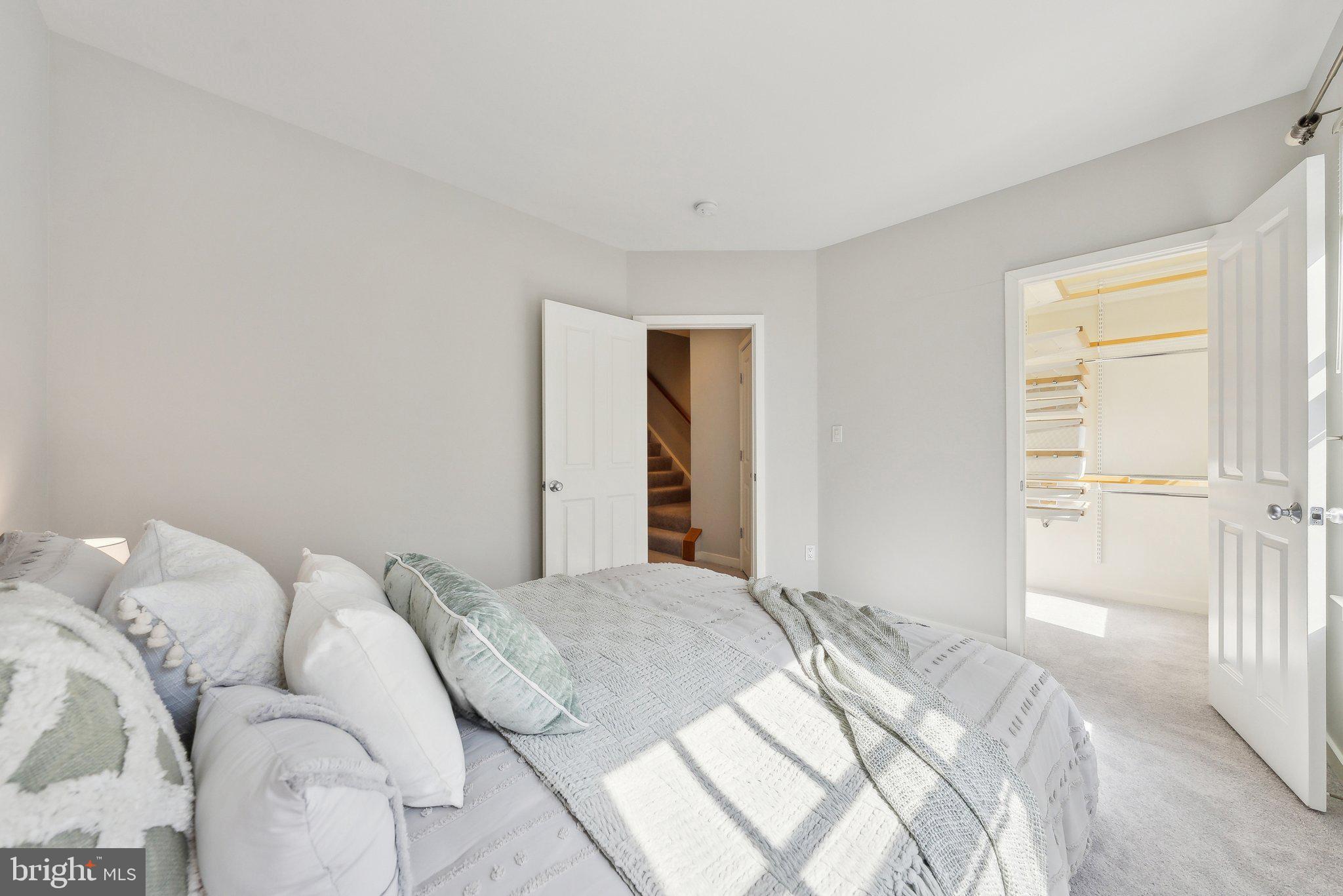 CLARENDON PARK - Residential