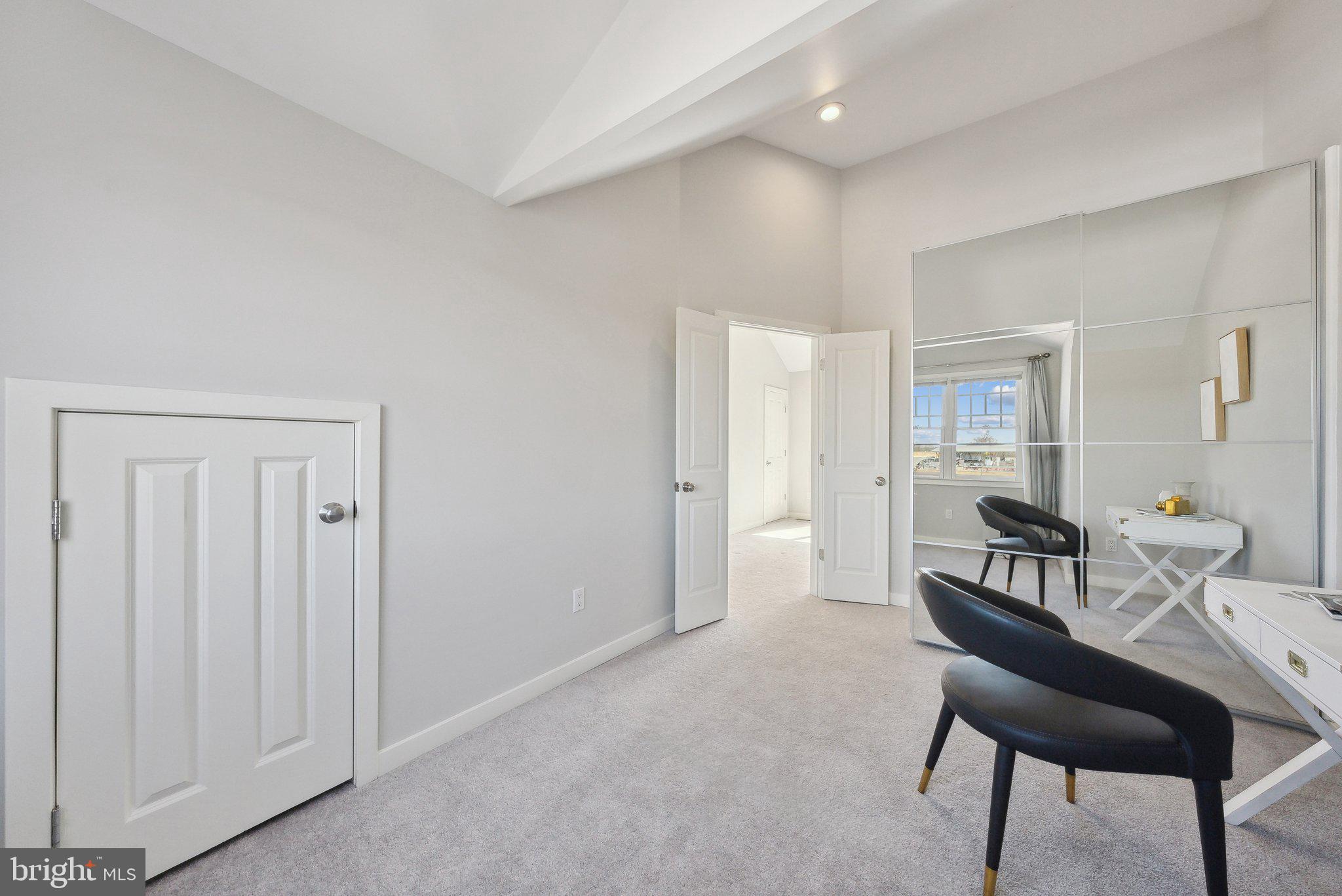 CLARENDON PARK - Residential