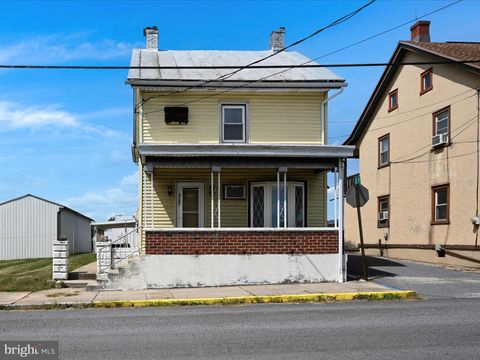 157 N CENTER STREET FREDERICKSBURG PA 17026