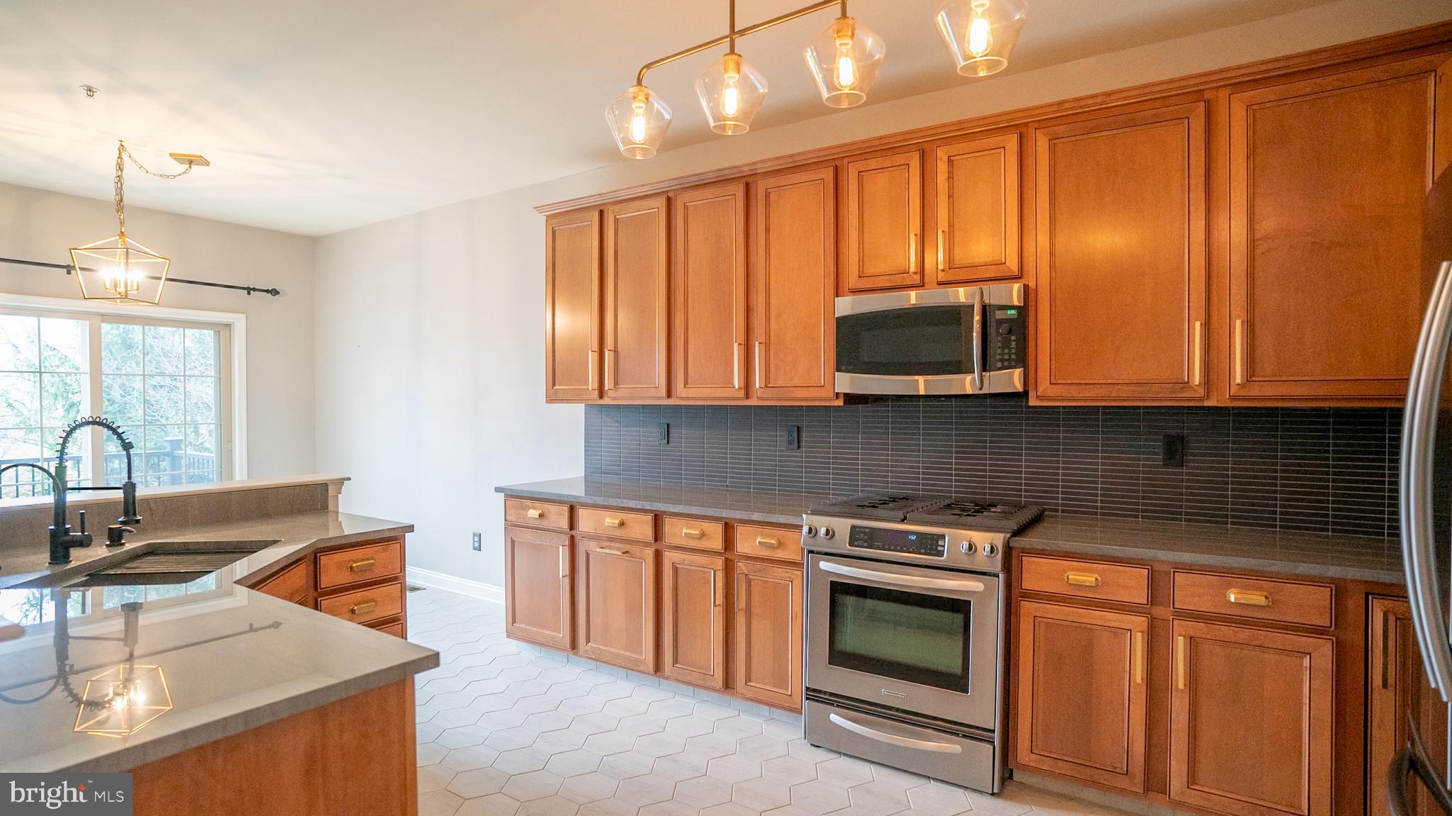 HILLCREST GLEN - Residential Lease