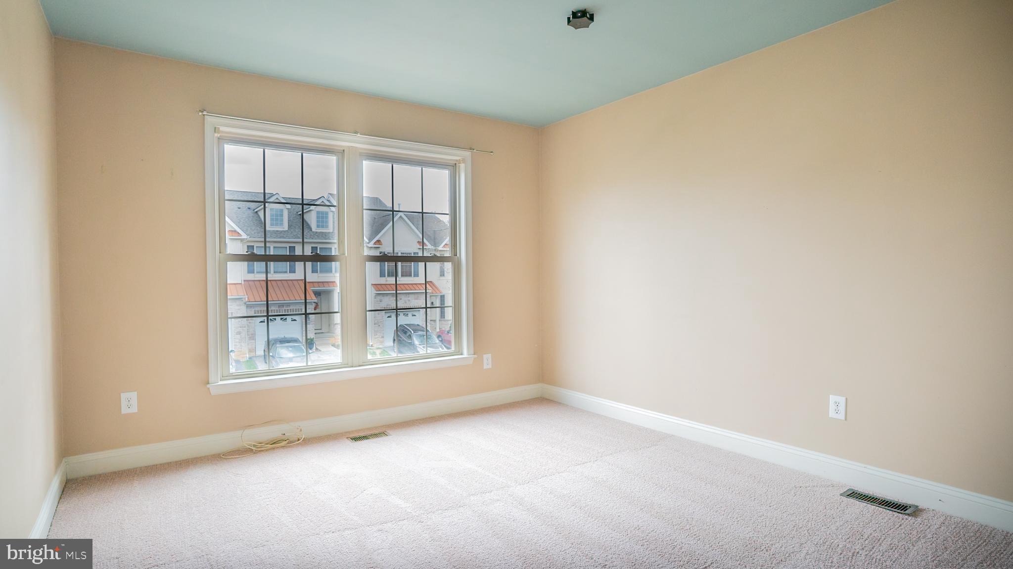 HILLCREST GLEN - Residential Lease