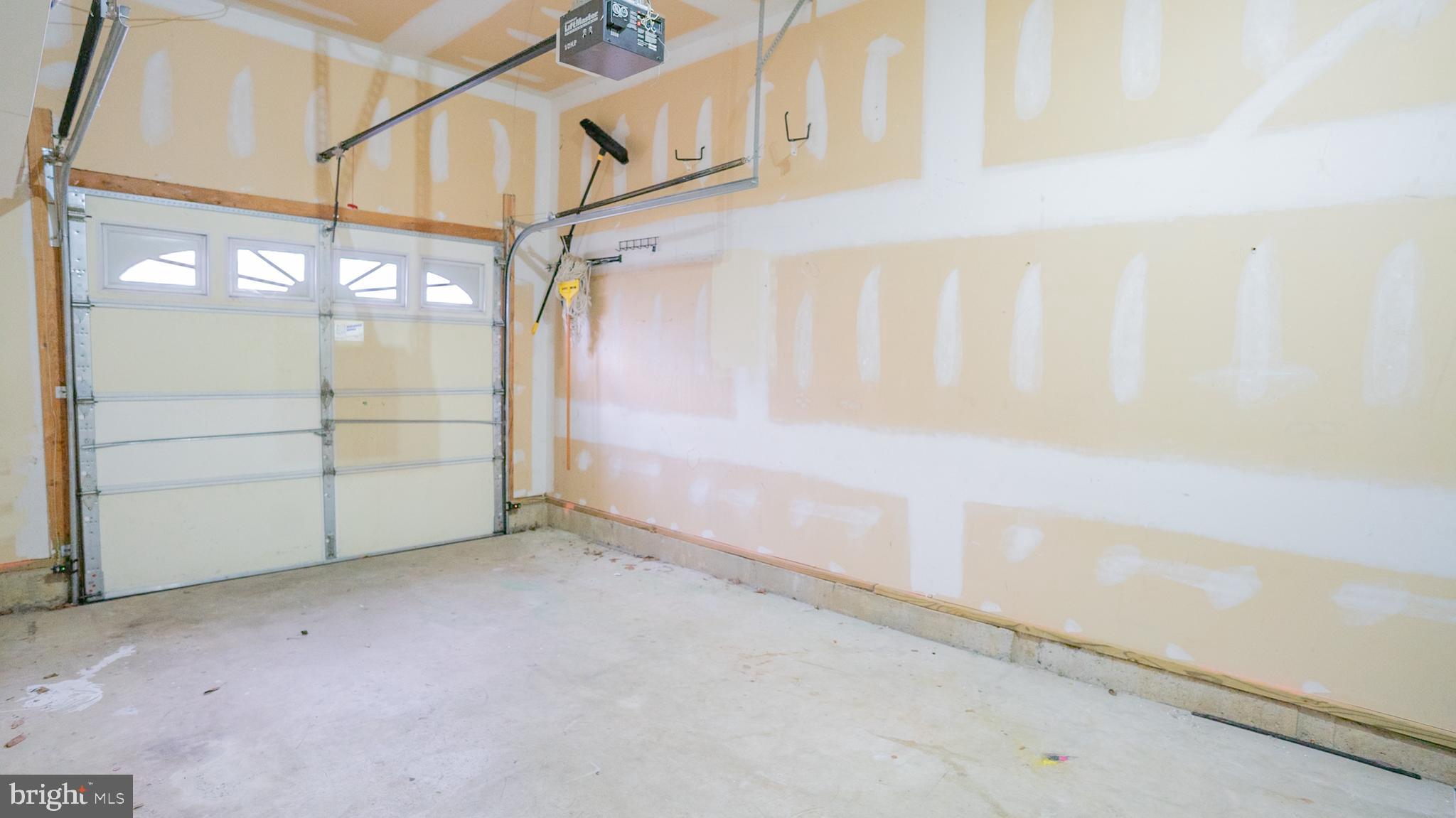 HILLCREST GLEN - Residential Lease