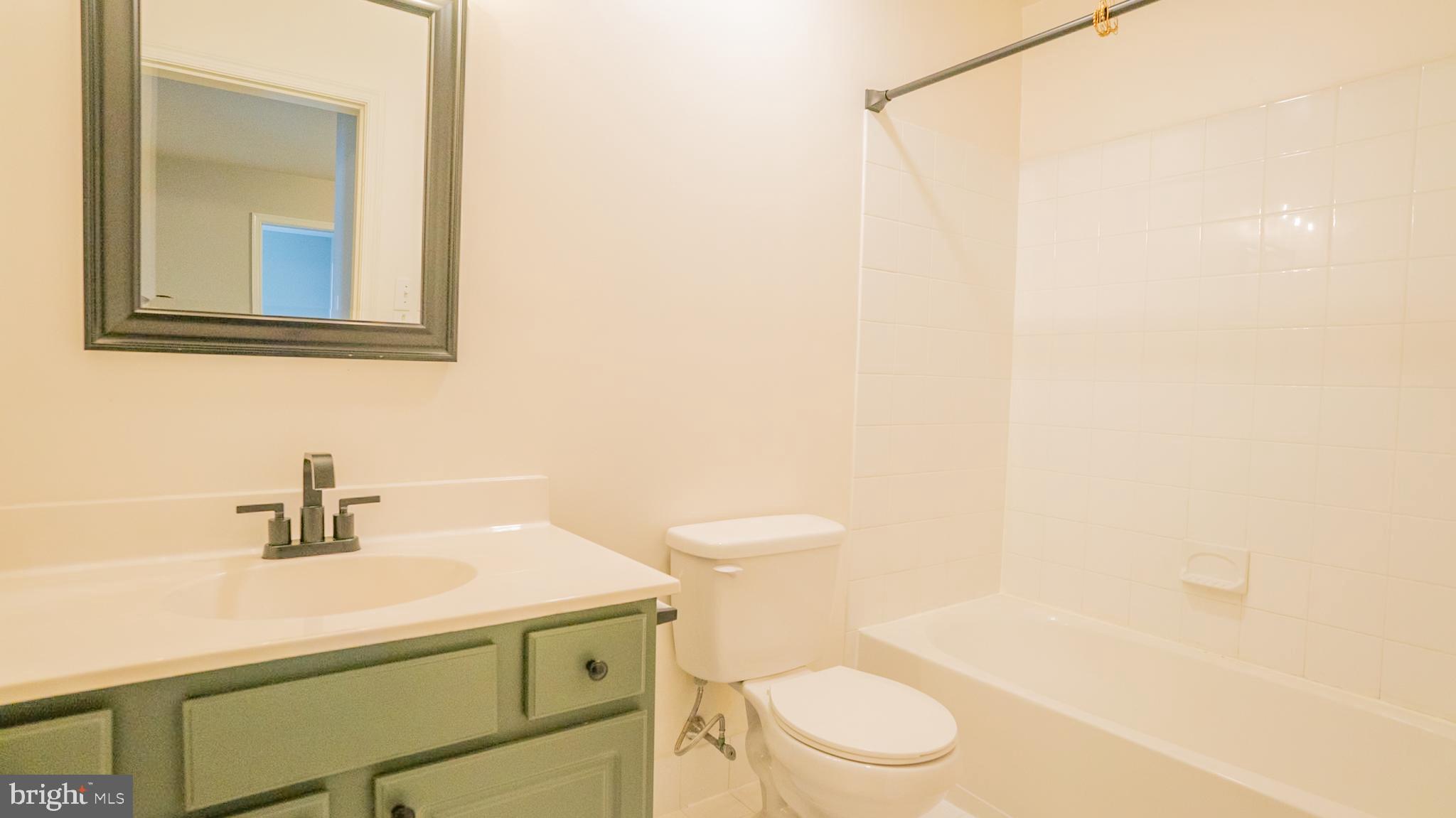 HILLCREST GLEN - Residential Lease