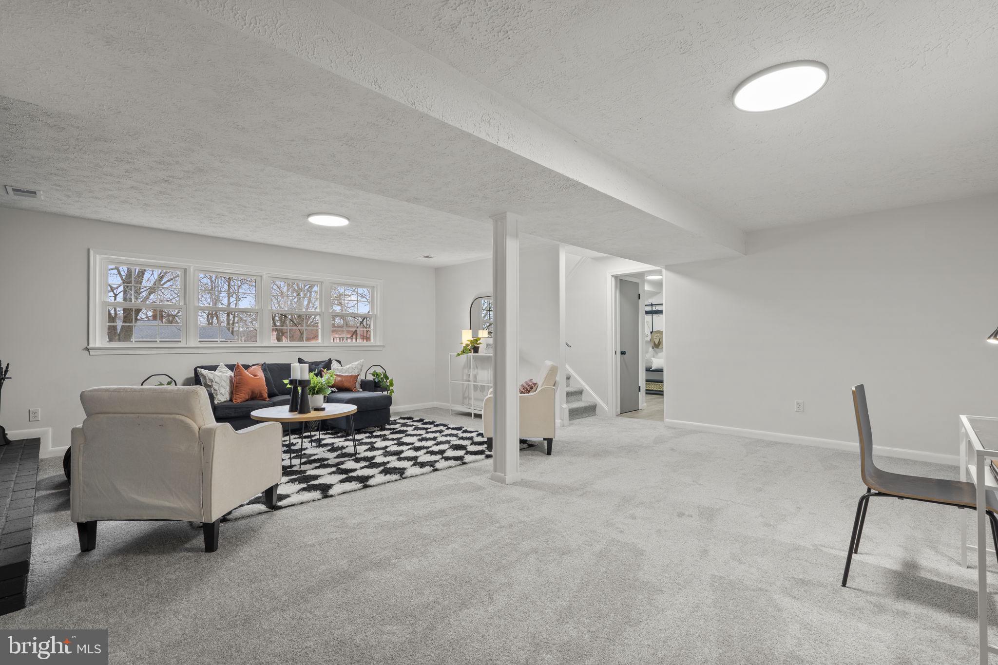 DANIA HILLS - Residential