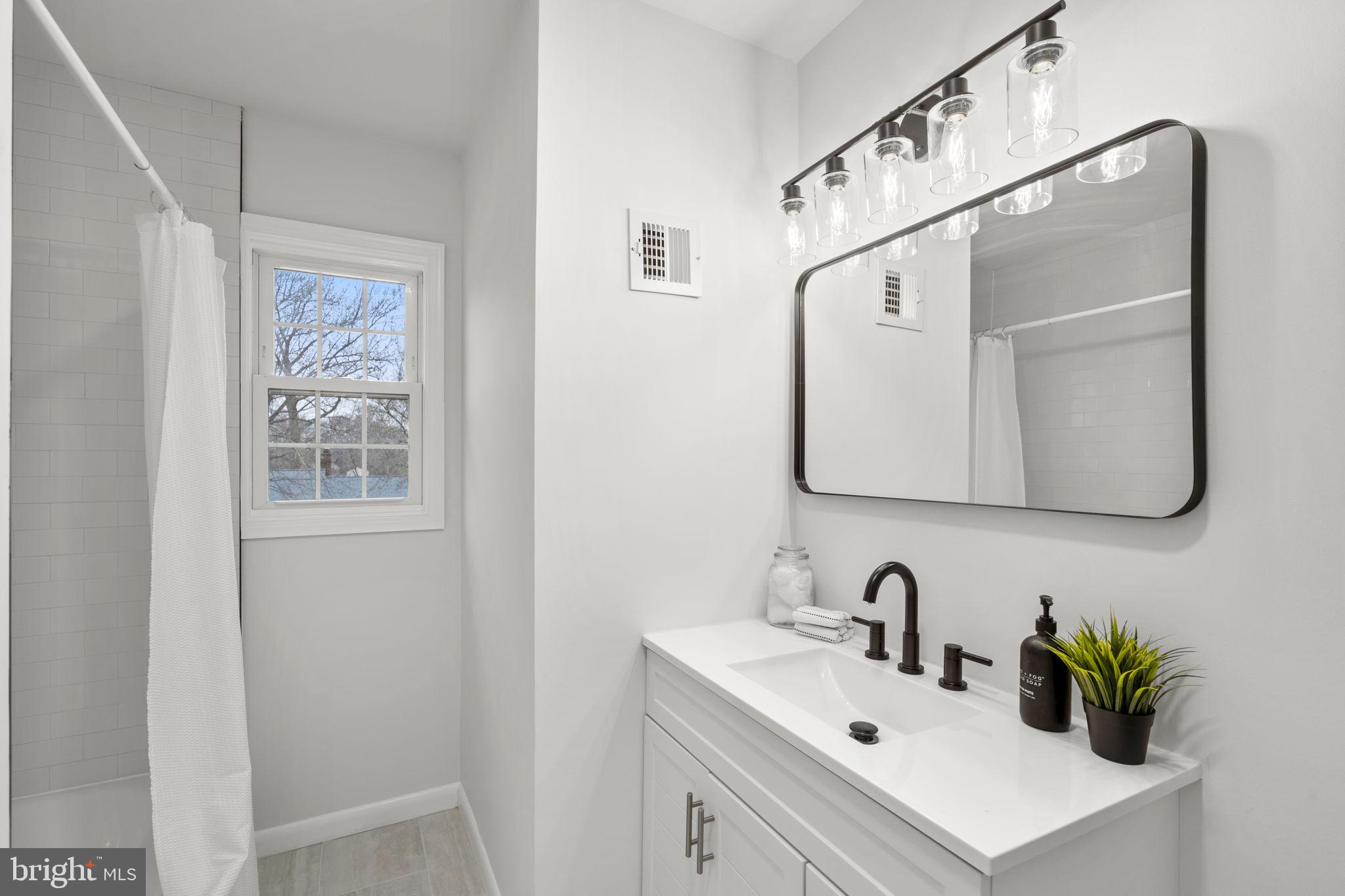 DANIA HILLS - Residential