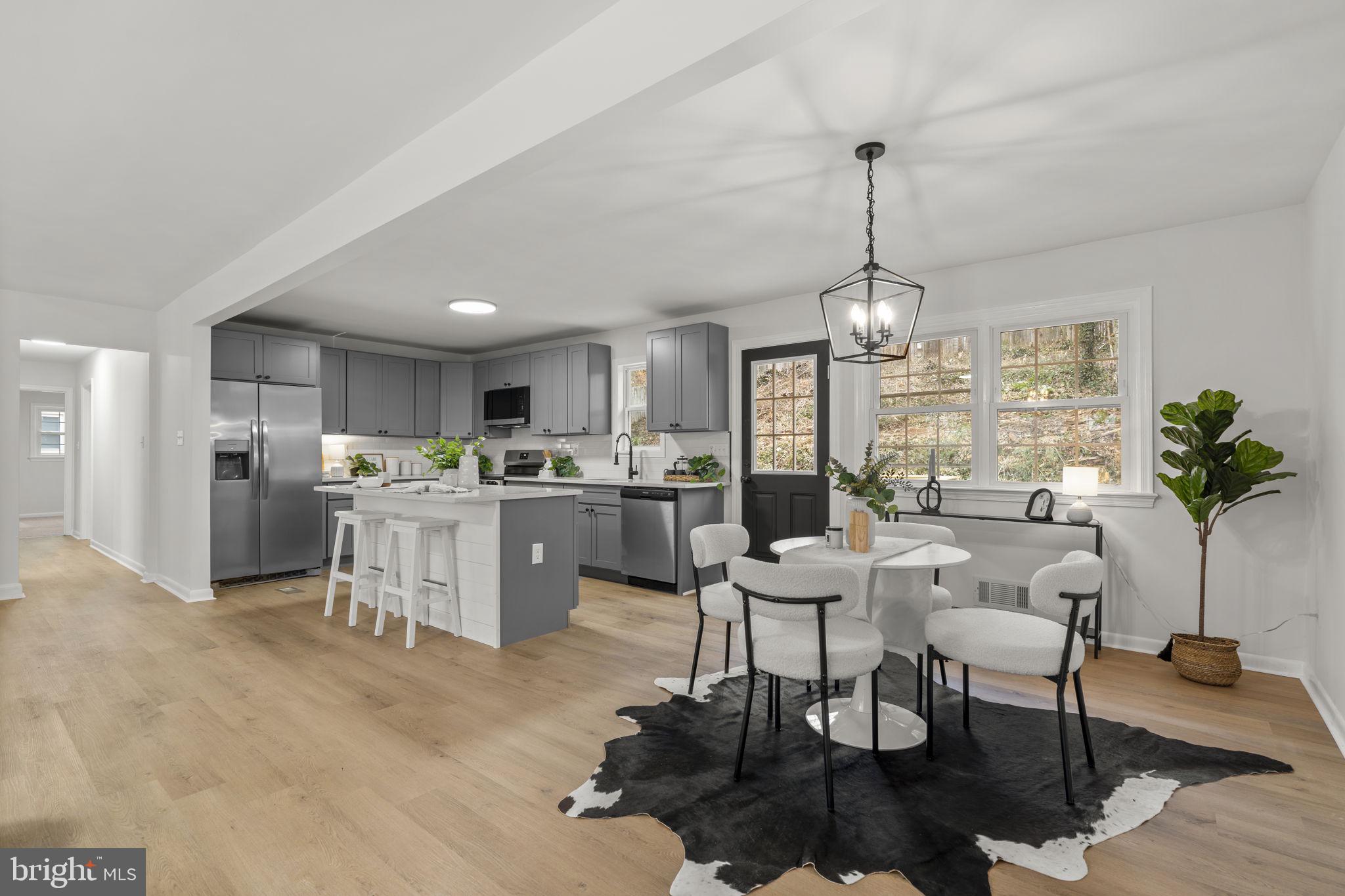 DANIA HILLS - Residential