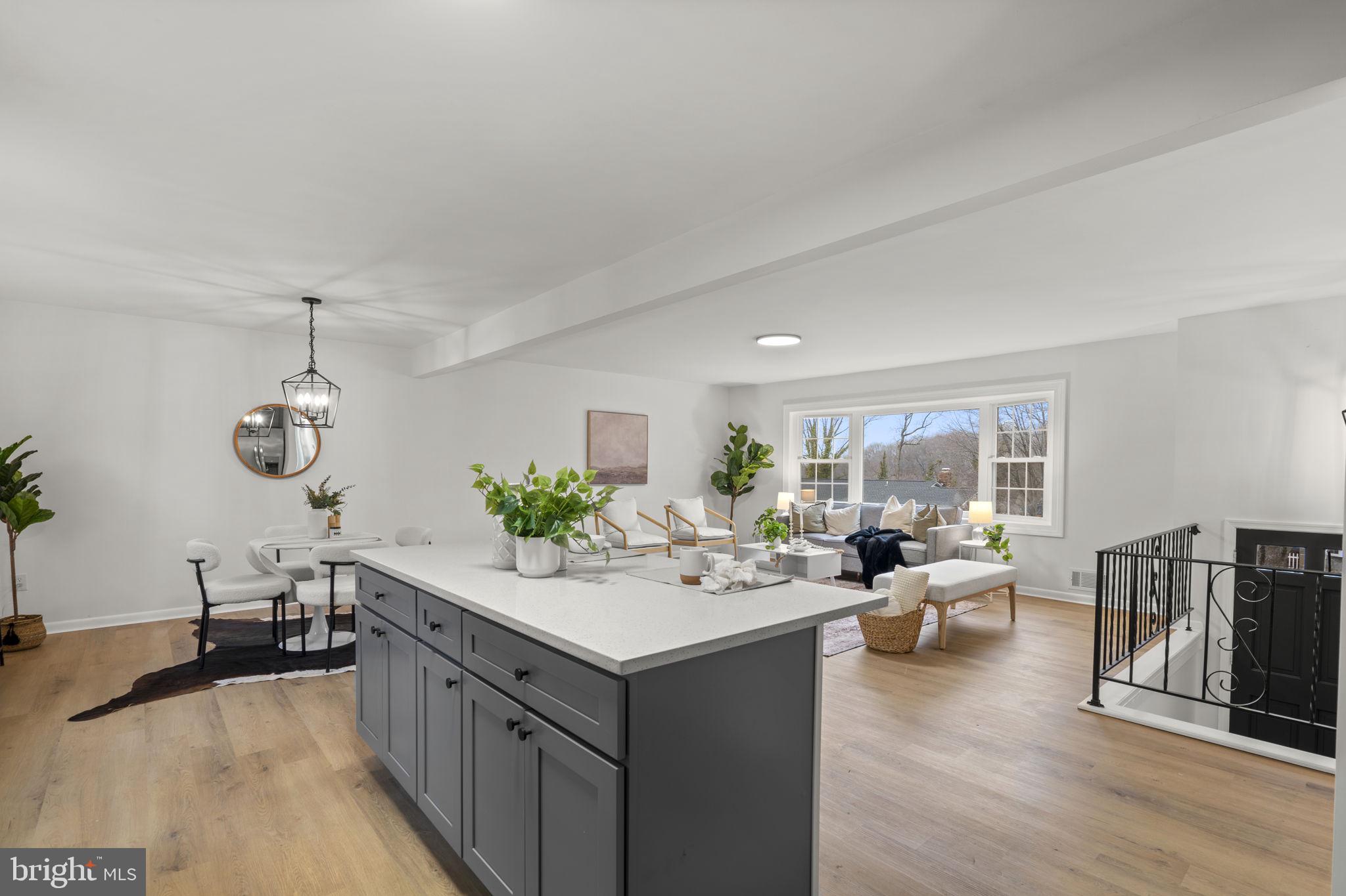 DANIA HILLS - Residential