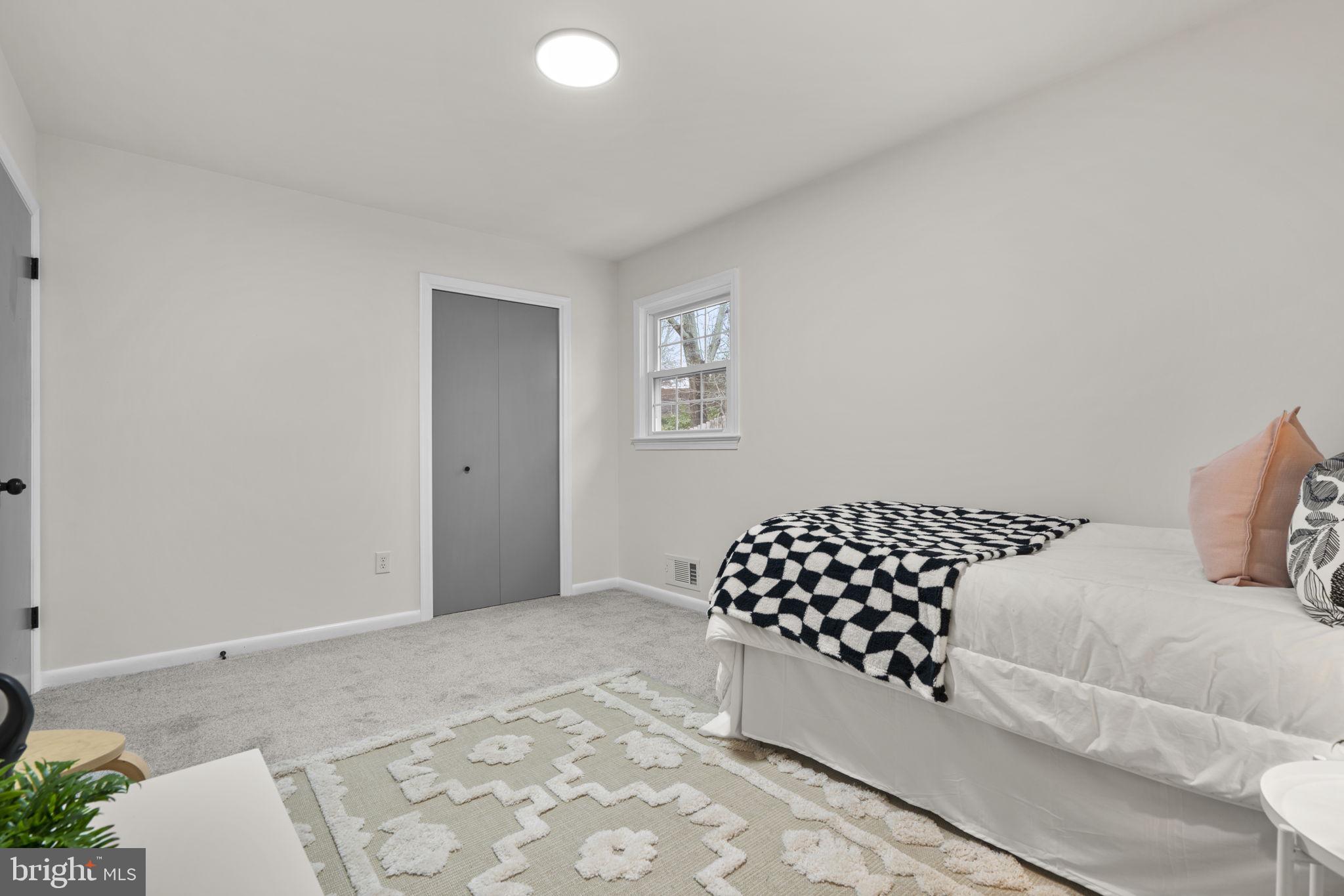 DANIA HILLS - Residential