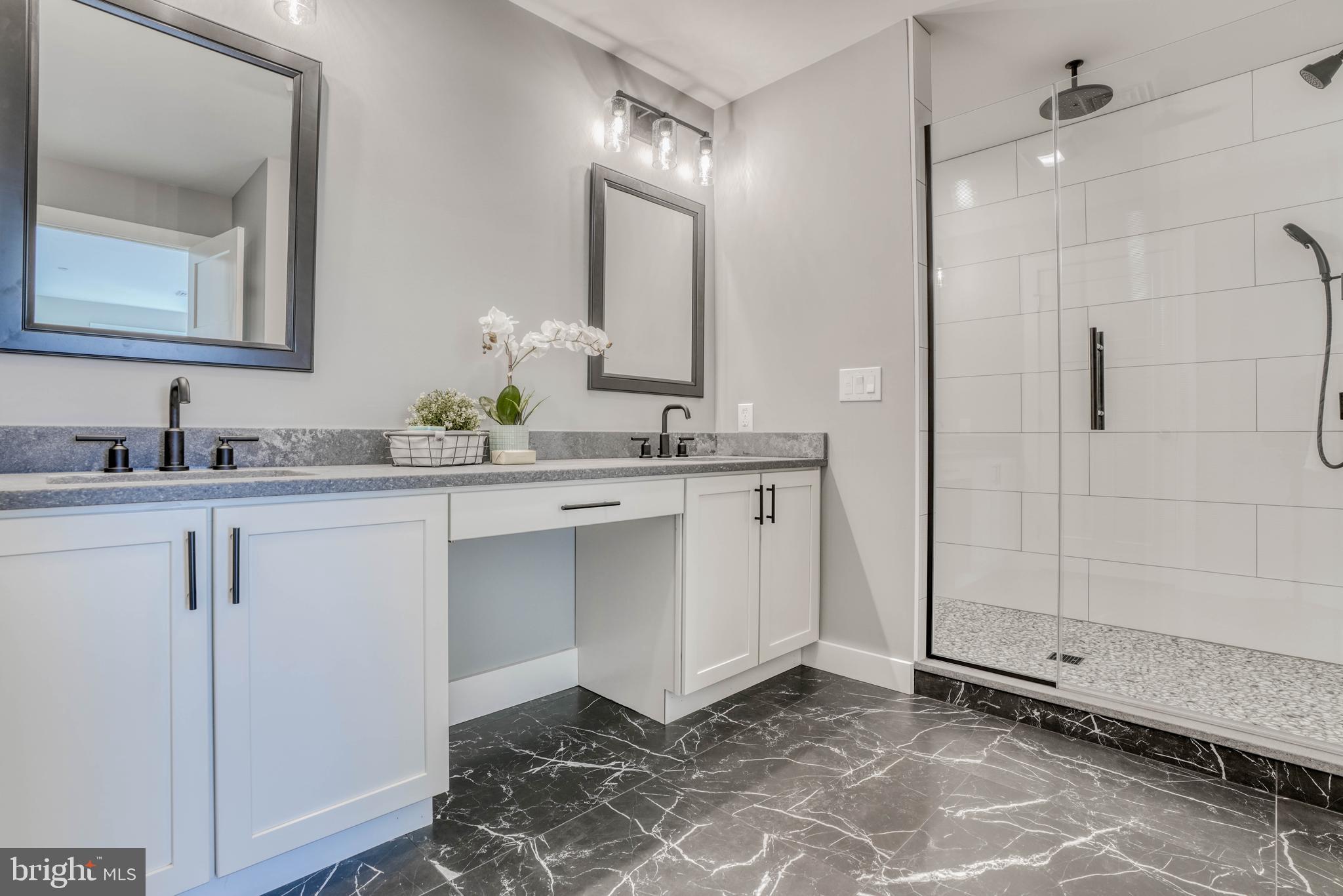 BOWLEYS QUARTERS - Residential