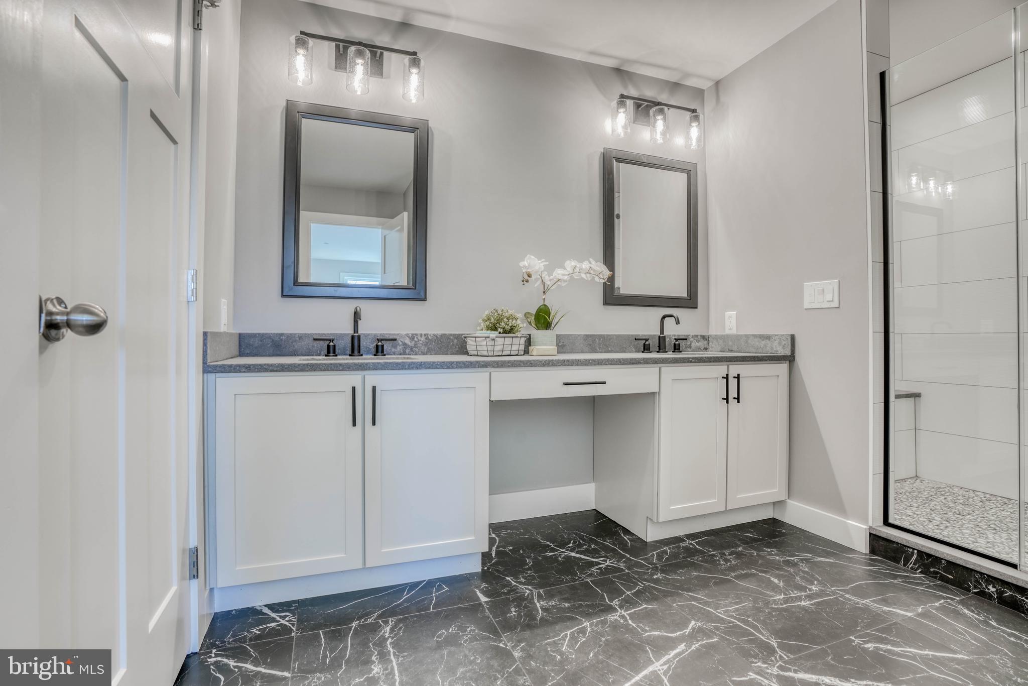 BOWLEYS QUARTERS - Residential