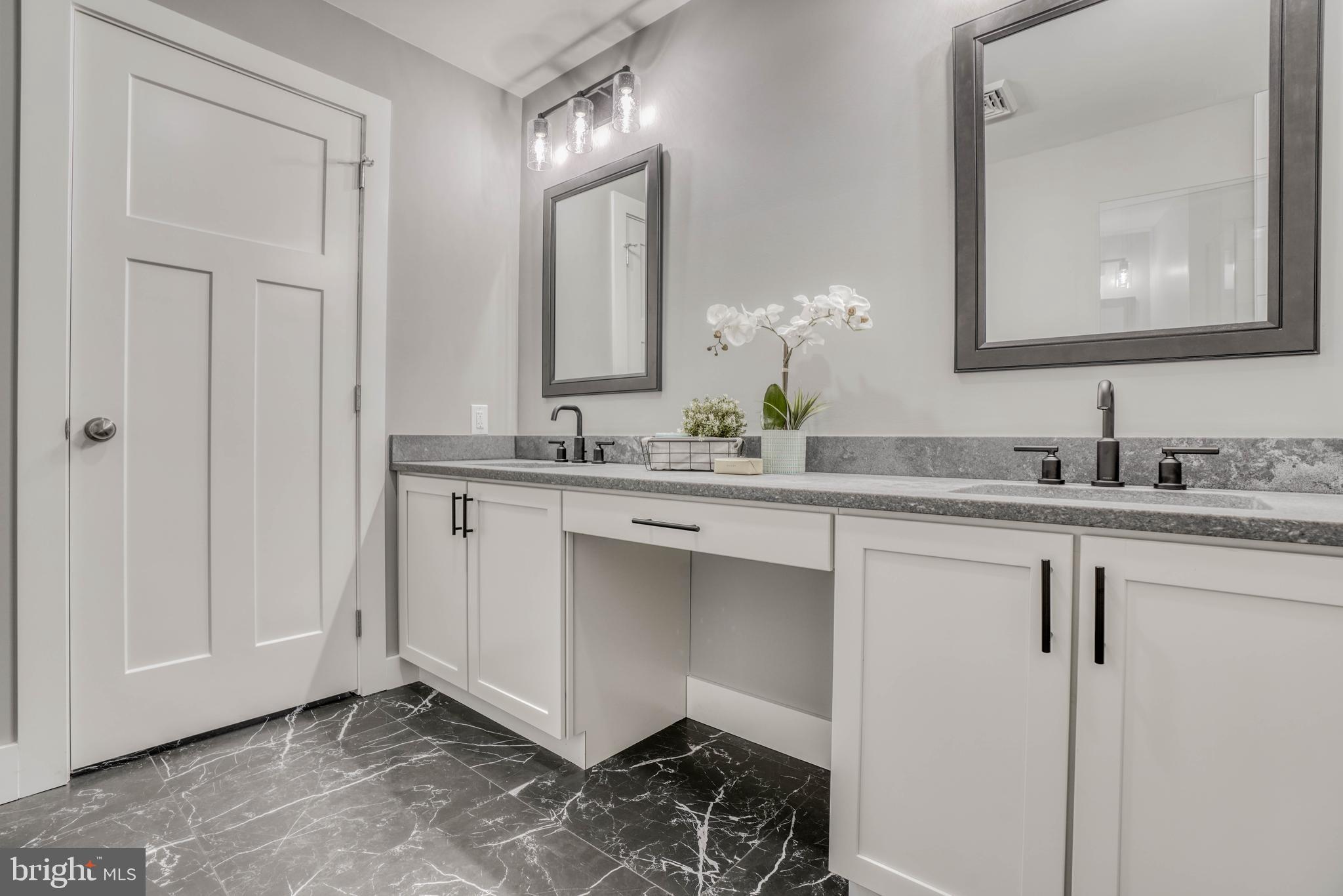 BOWLEYS QUARTERS - Residential